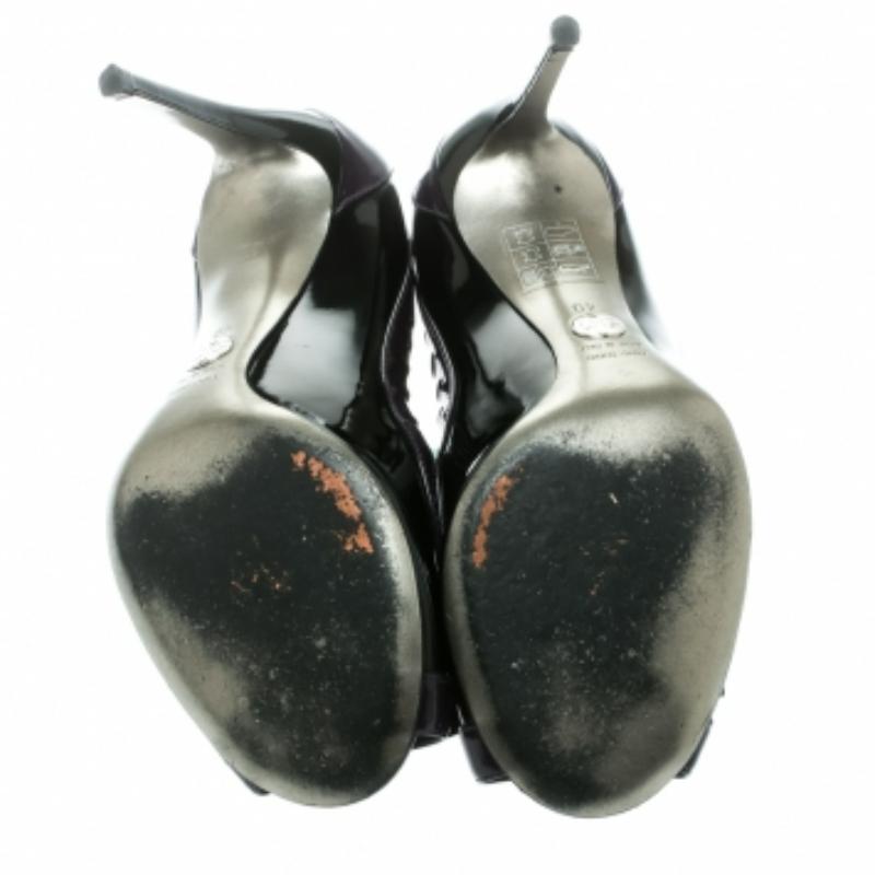Dolce & Gabbana - Escarpins avec nœud en cuir verni noir/mauve - Taille 40 Bon état - En vente à Dubai, Al Qouz 2