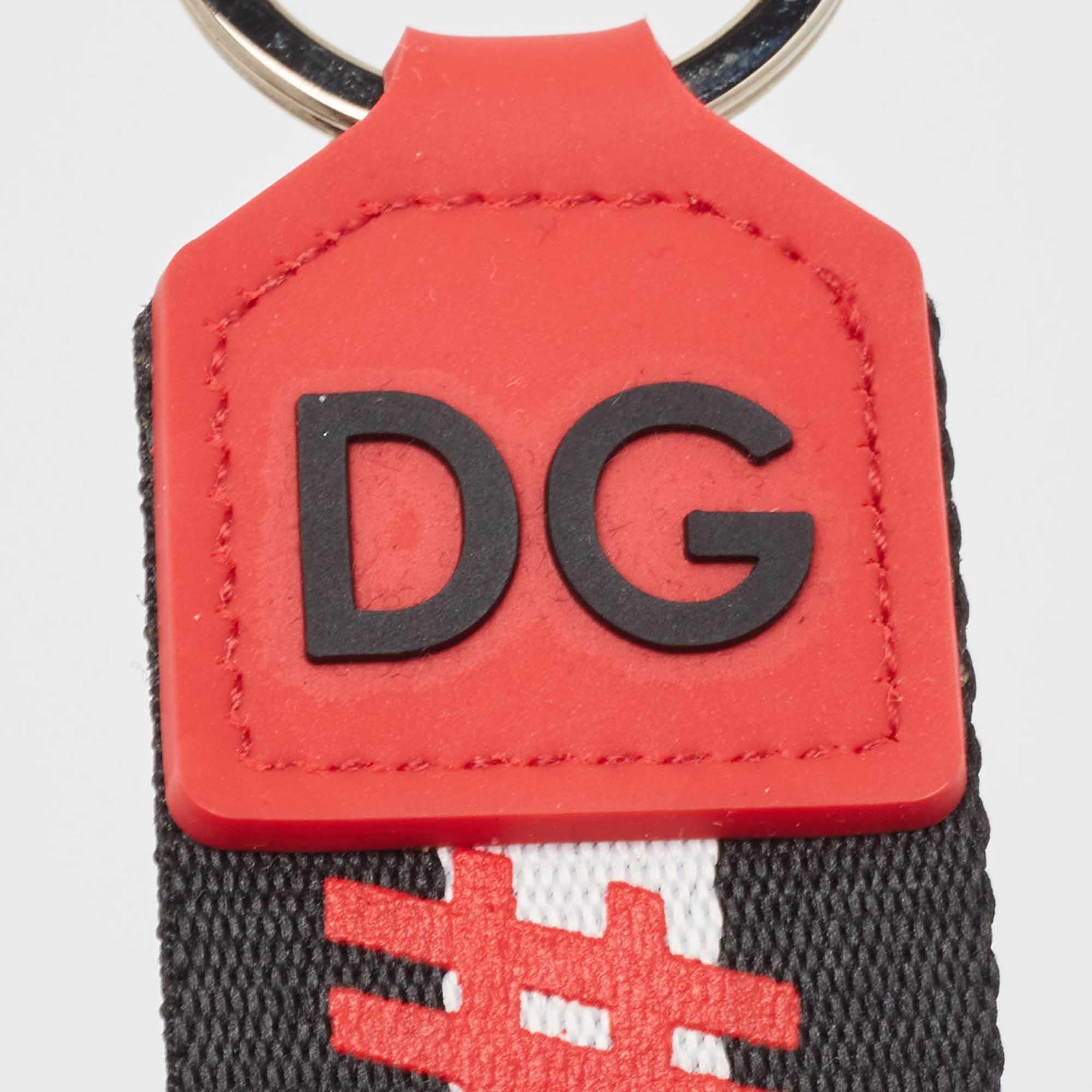 Dolce & Gabbana Black/Red Fabric DG Millennials Key Holder In Excellent Condition For Sale In Dubai, Al Qouz 2