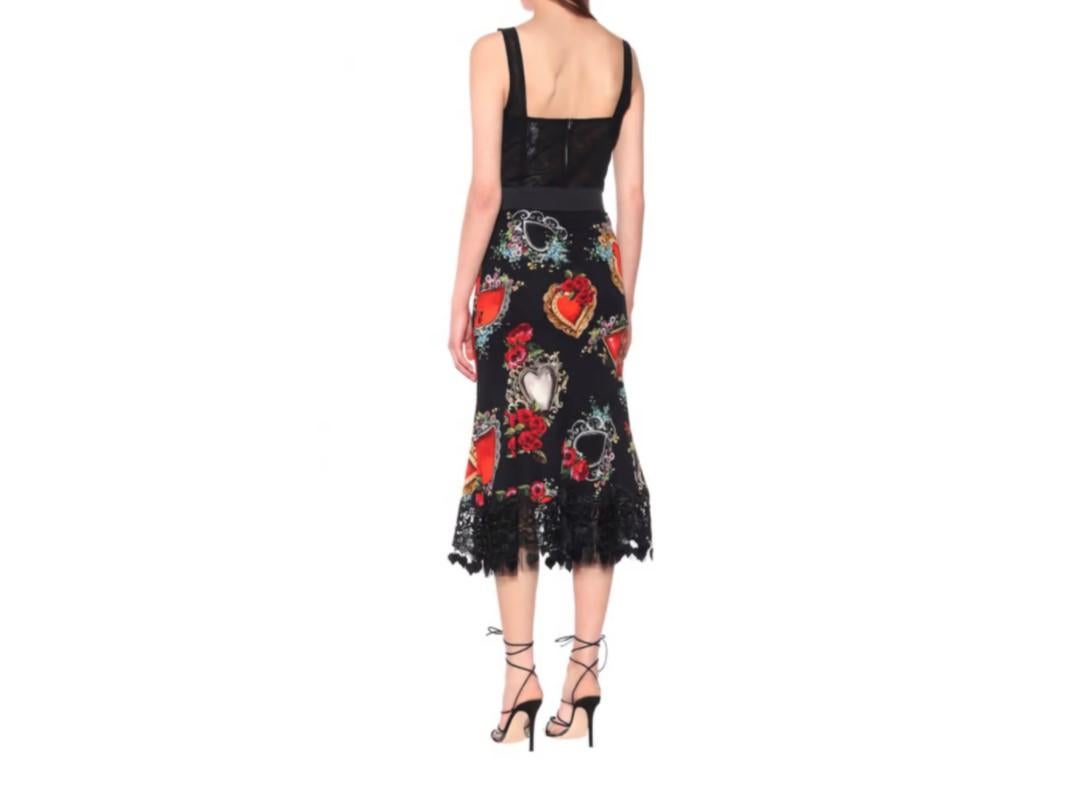 Dolce & Gabbana Black Red Silk Runway Midi Skirt With Heart Rose Print Flowers In New Condition In WELWYN, GB
