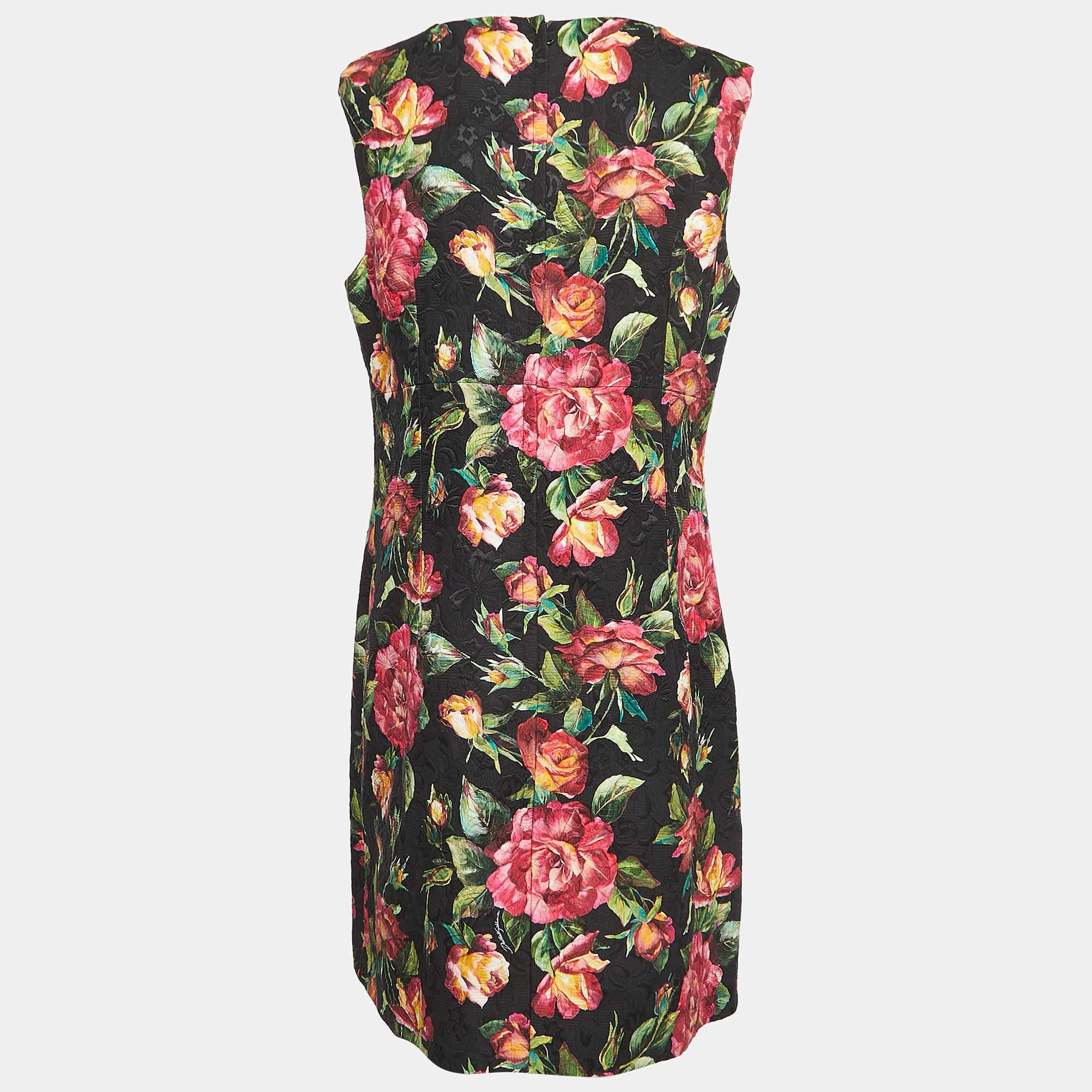 Add an element of elegance to your summer outfit by wearing this gorgeous dress from Dolce & Gabbana. This dress can be matched with statement accessories to obtain a chic look.

Includes: Brand Tag