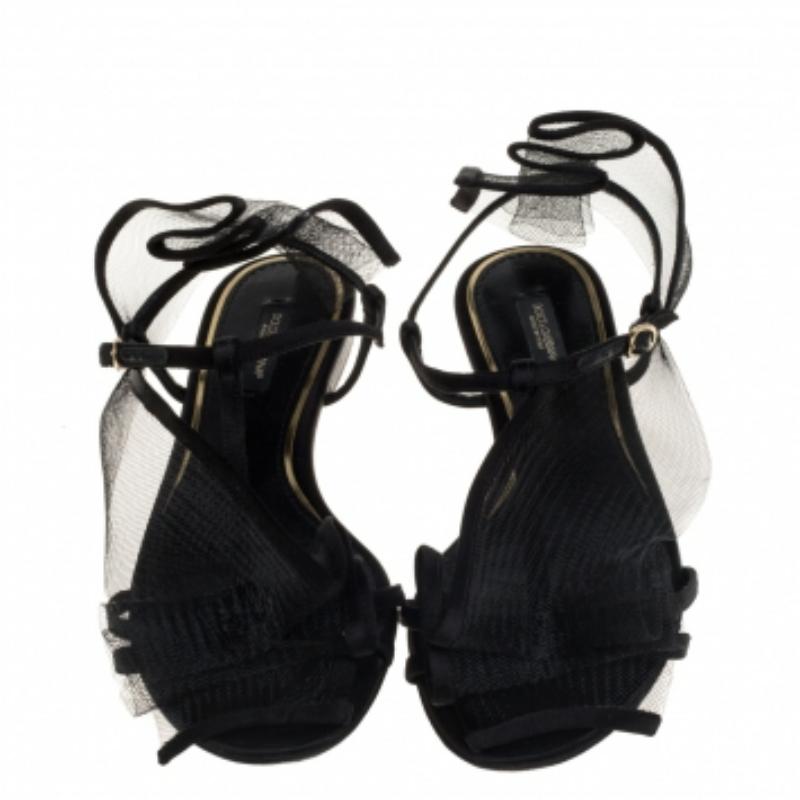 Dolce & Gabbana Black Satin And Mesh Flat Sandals Size 37.5 In Good Condition For Sale In Dubai, Al Qouz 2