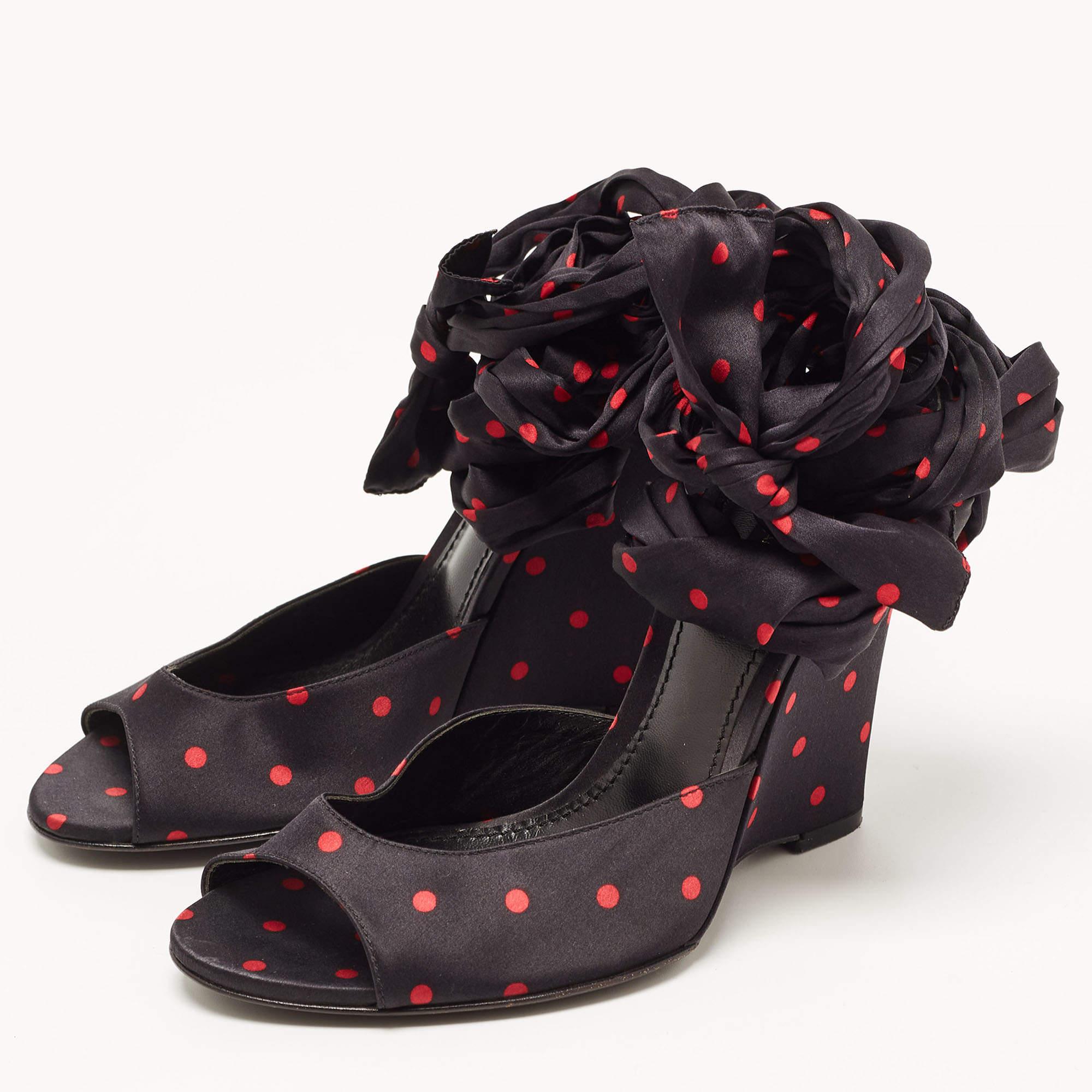 Dolce & Gabbana Black Satin Ankle Wrap Wedge Sandals Size 38.5 In Good Condition In Dubai, Al Qouz 2
