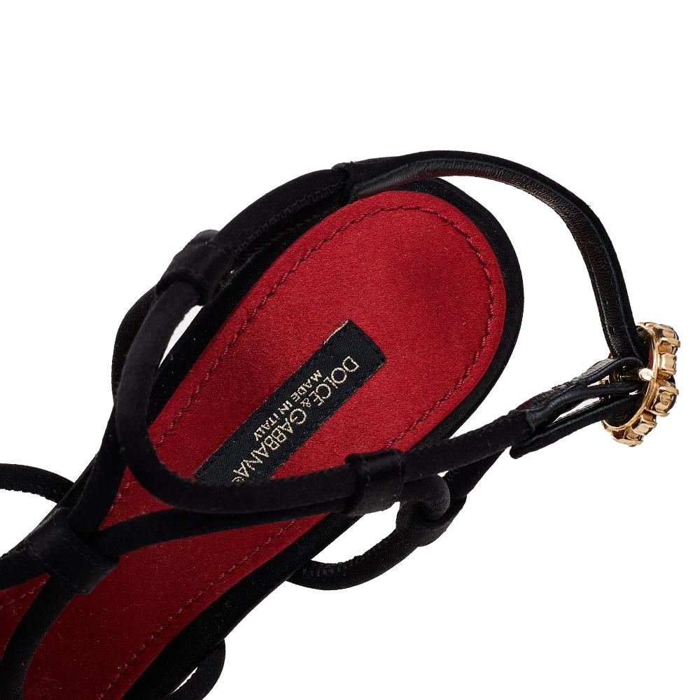 Dolce & Gabbana Black Satin Floral Strappy Sandals Size 38.5 In New Condition In Dubai, Al Qouz 2