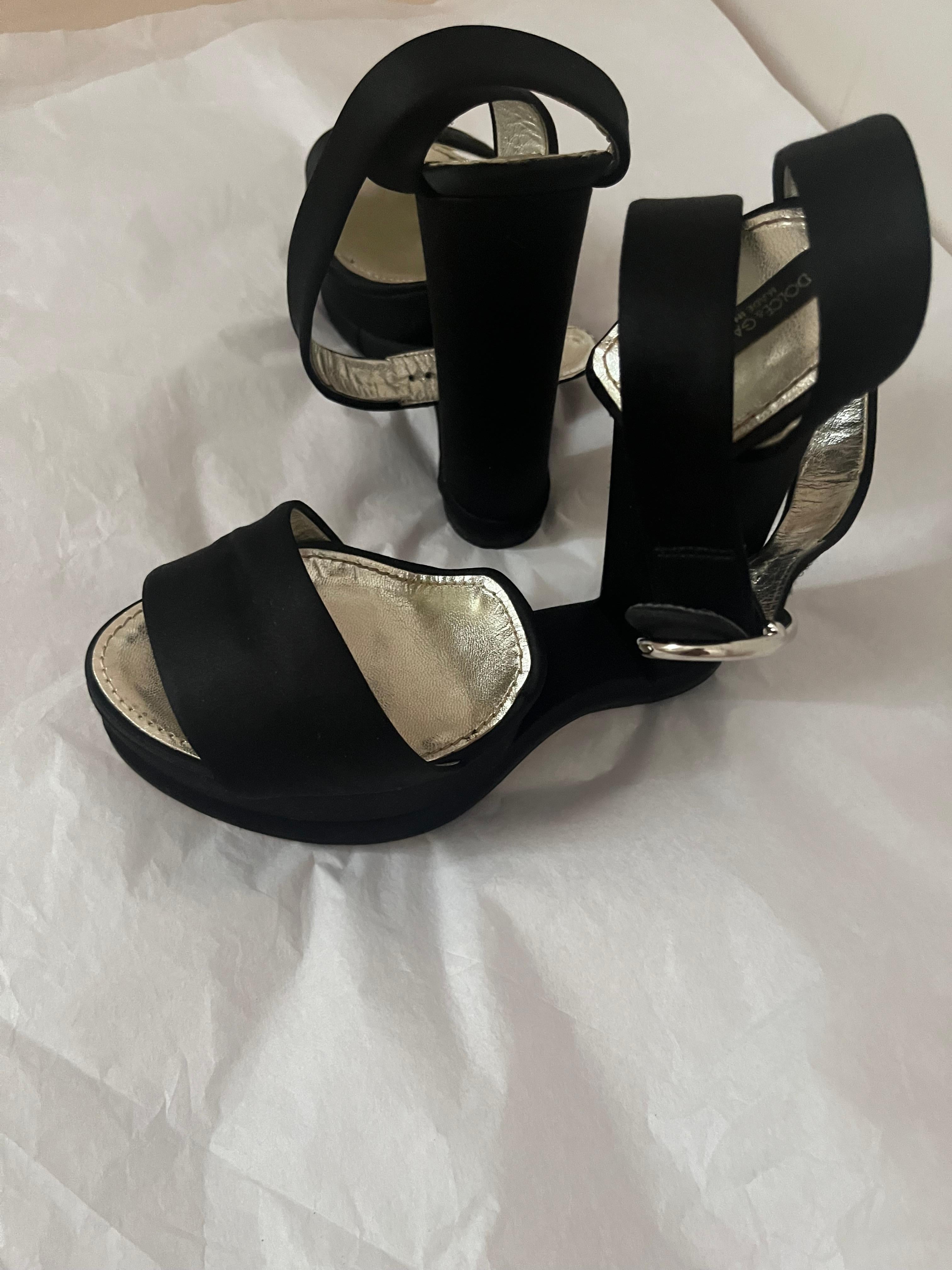 Dolce & Gabbana Black Satin Peep Toe Evening Shoes 39 In Good Condition For Sale In Port Hope, ON