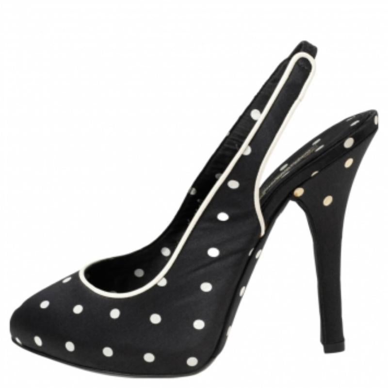 Noir Dolce & Gabbana Black Satin Polka Dot Slingback Sandals Size 38 (Sandales à talon aiguille en satin noir) en vente