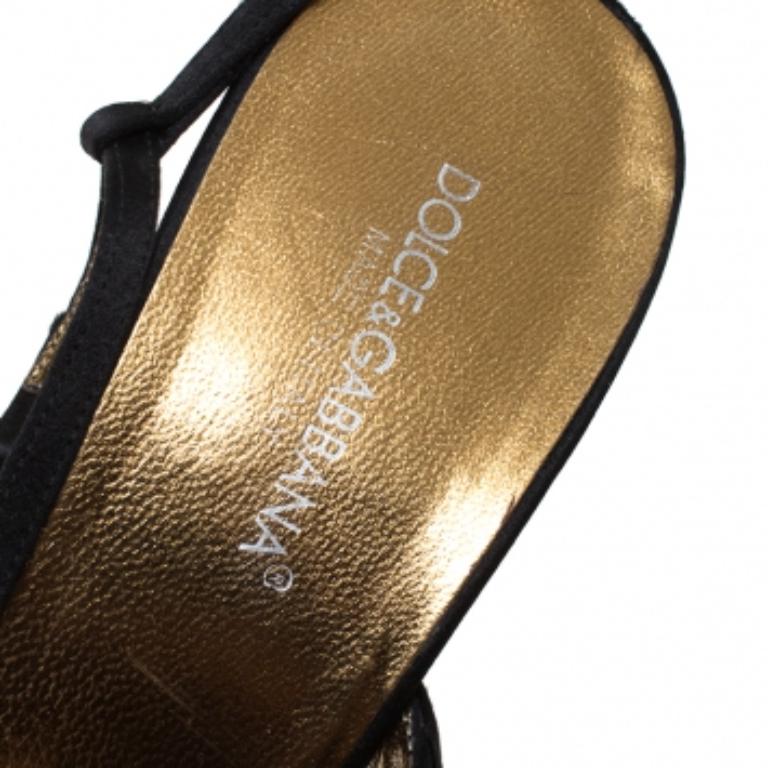 Dolce & Gabbana - Sandali a strappo in raso nero taglia 37 In condizioni buone in vendita a Dubai, Al Qouz 2