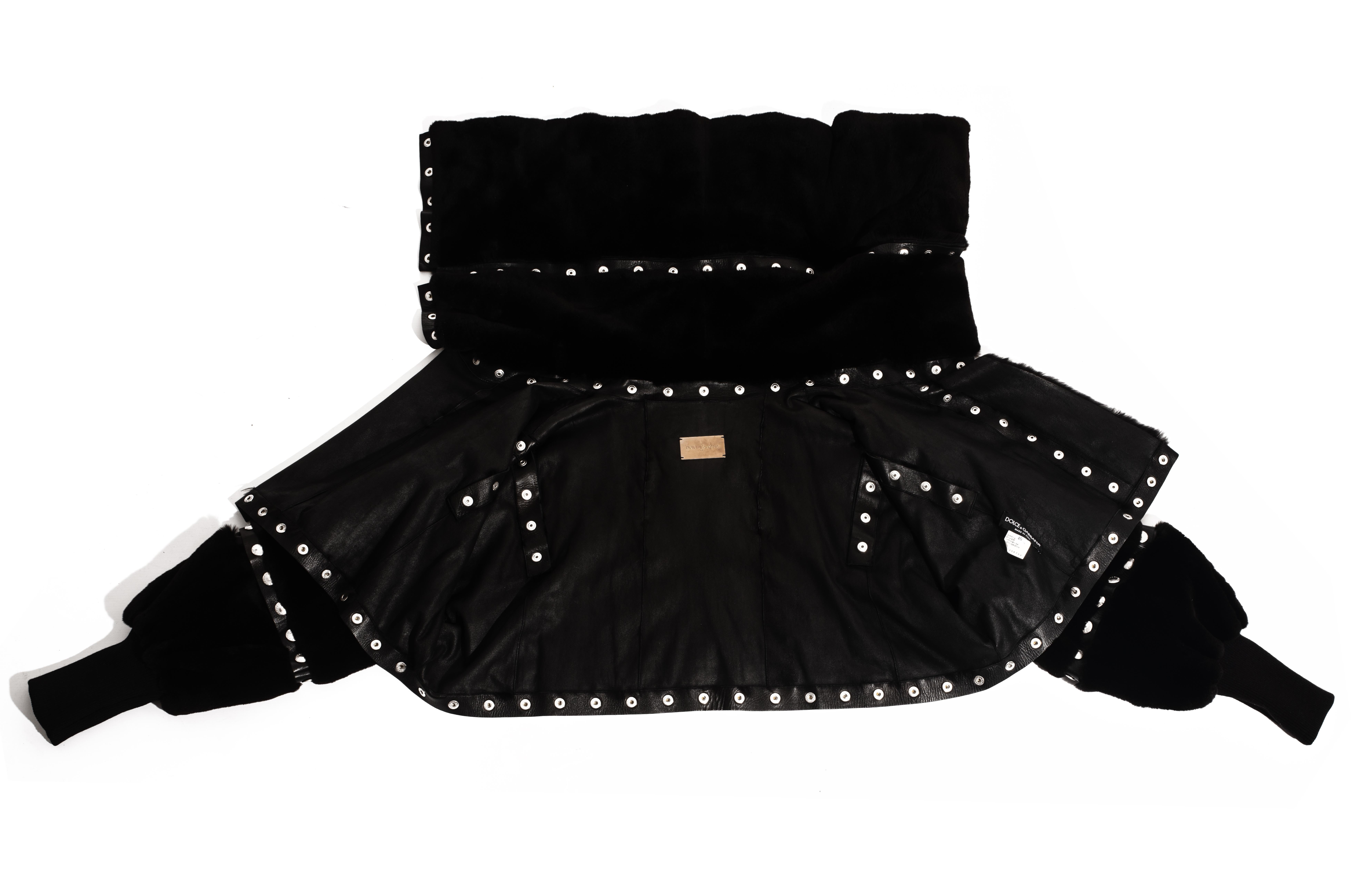 Dolce & Gabbana - Veste en fourrure et cuir tondue noire à fermeture à bouton-pression, automne-hiver 2003 en vente 5