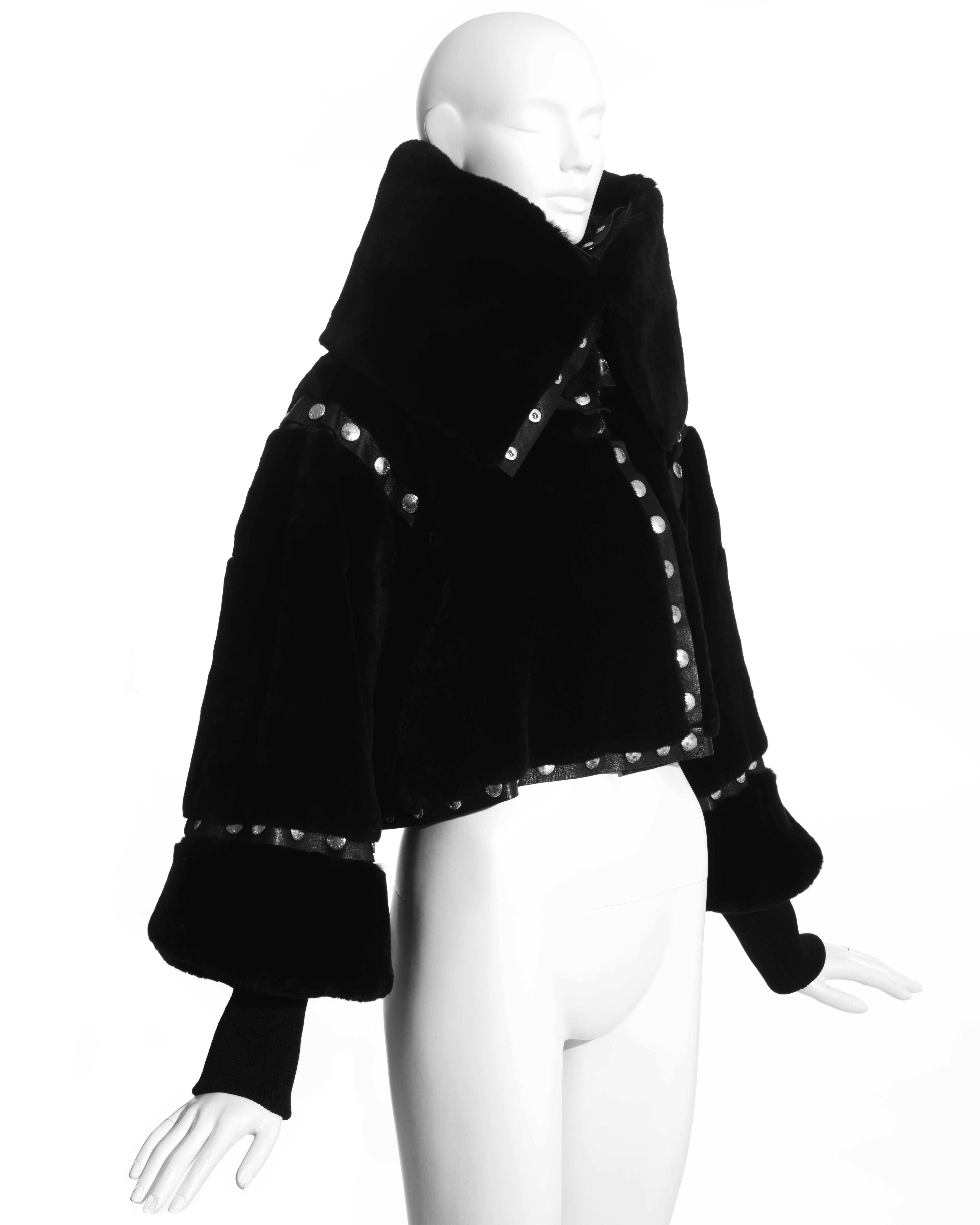Dolce & Gabbana - Veste en fourrure et cuir tondue noire à fermeture à bouton-pression, automne-hiver 2003 en vente 1