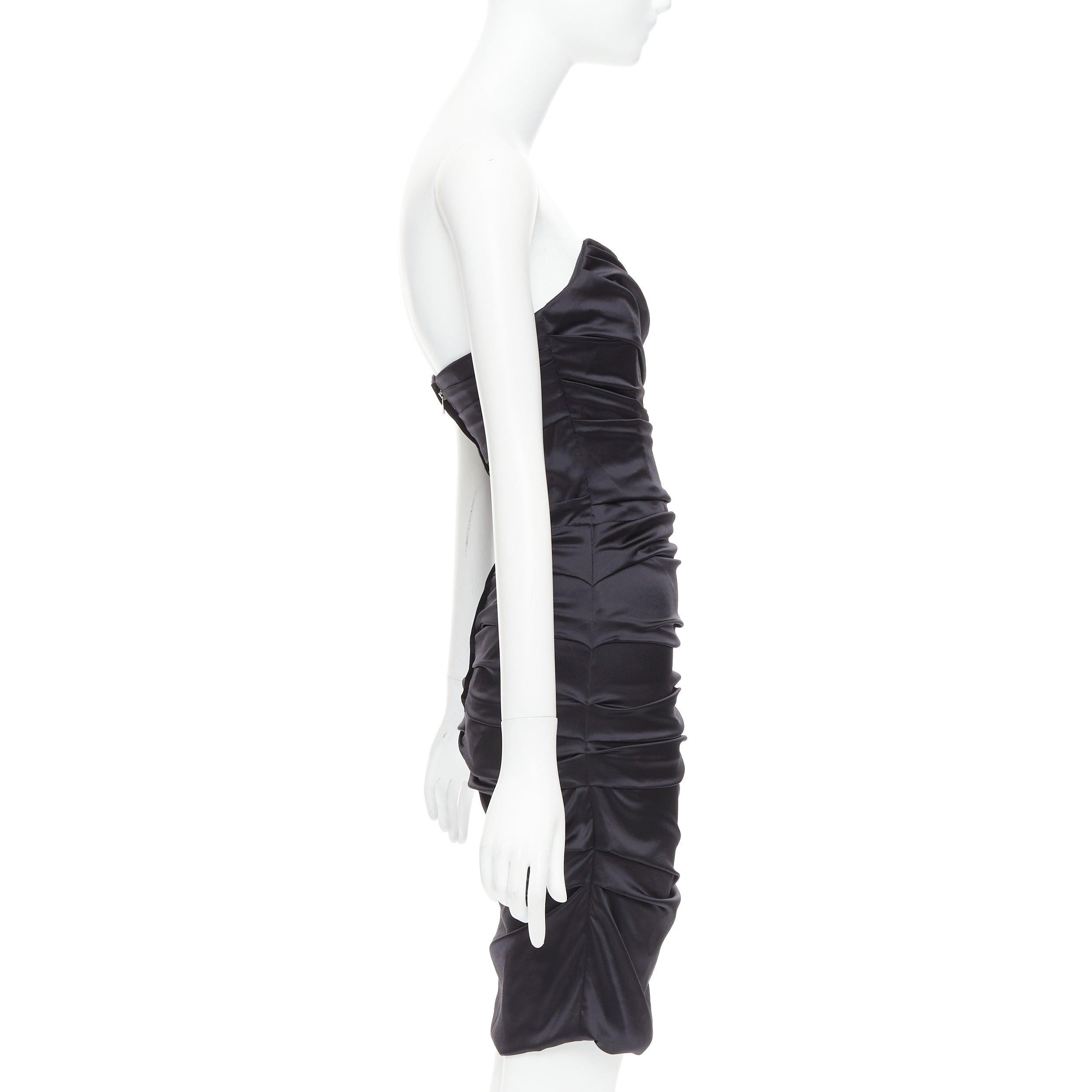 DOLCE GABBANA Robe de cocktail à buste angulaire froncé en soie noire, taille IT 40 S Excellent état - En vente à Hong Kong, NT