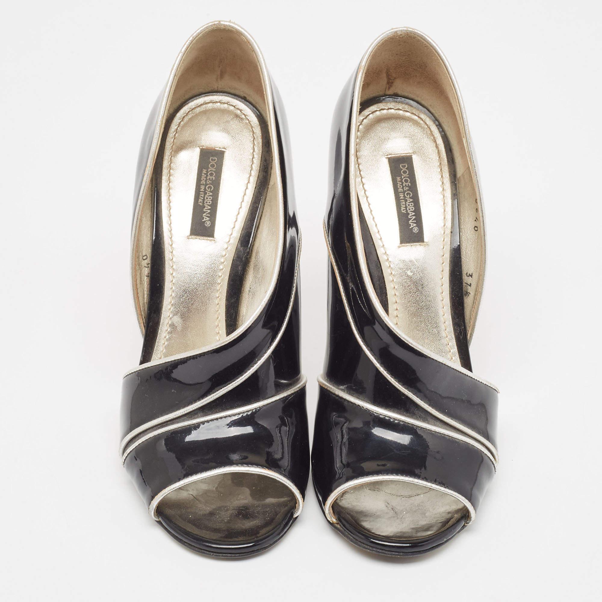 Dolce & Gabbana Black/Silver Patent and Leather Cut Out Peep Toe Pumps Size 37.5 In Good Condition For Sale In Dubai, Al Qouz 2