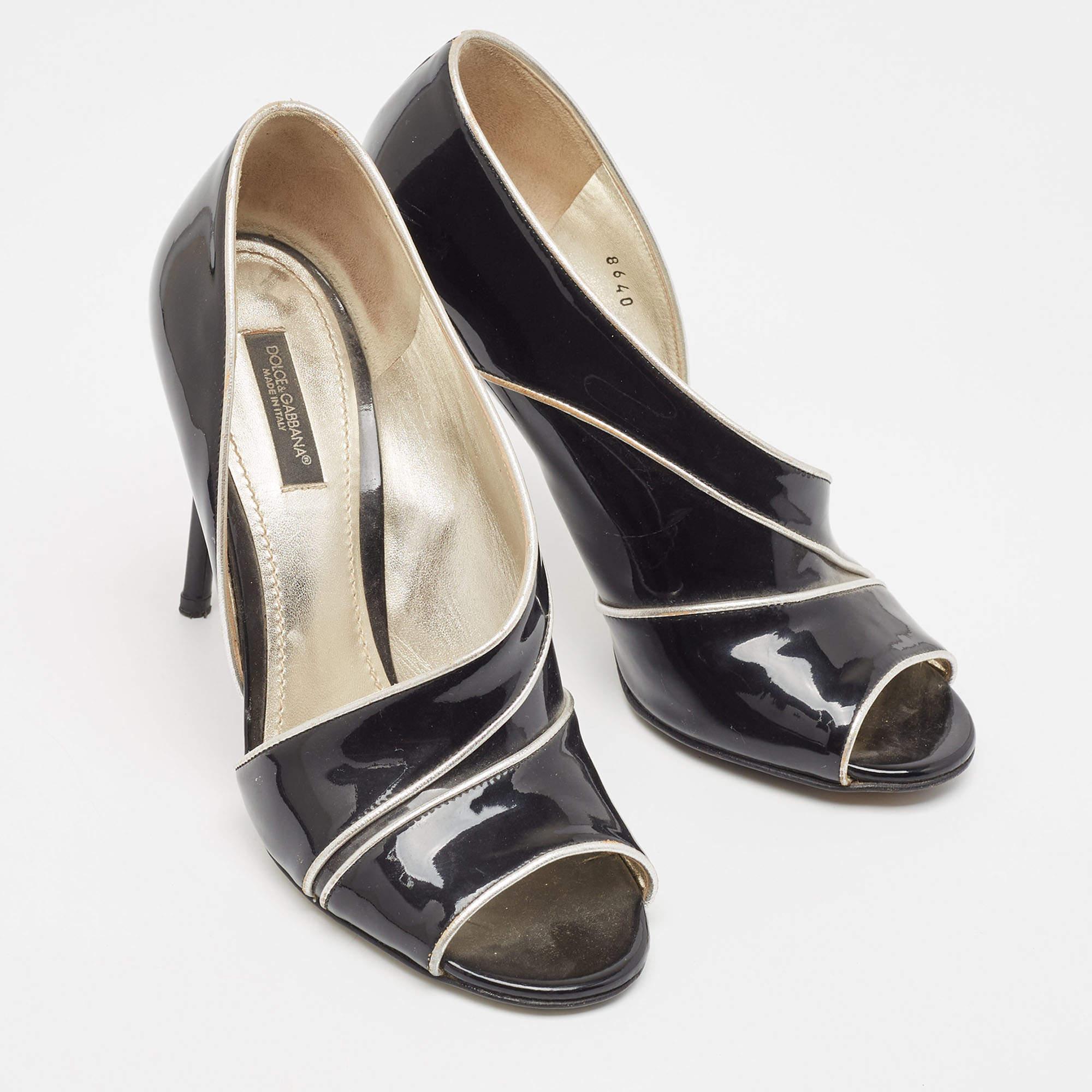 Women's Dolce & Gabbana Black/Silver Patent and Leather Cut Out Peep Toe Pumps Size 37.5 For Sale