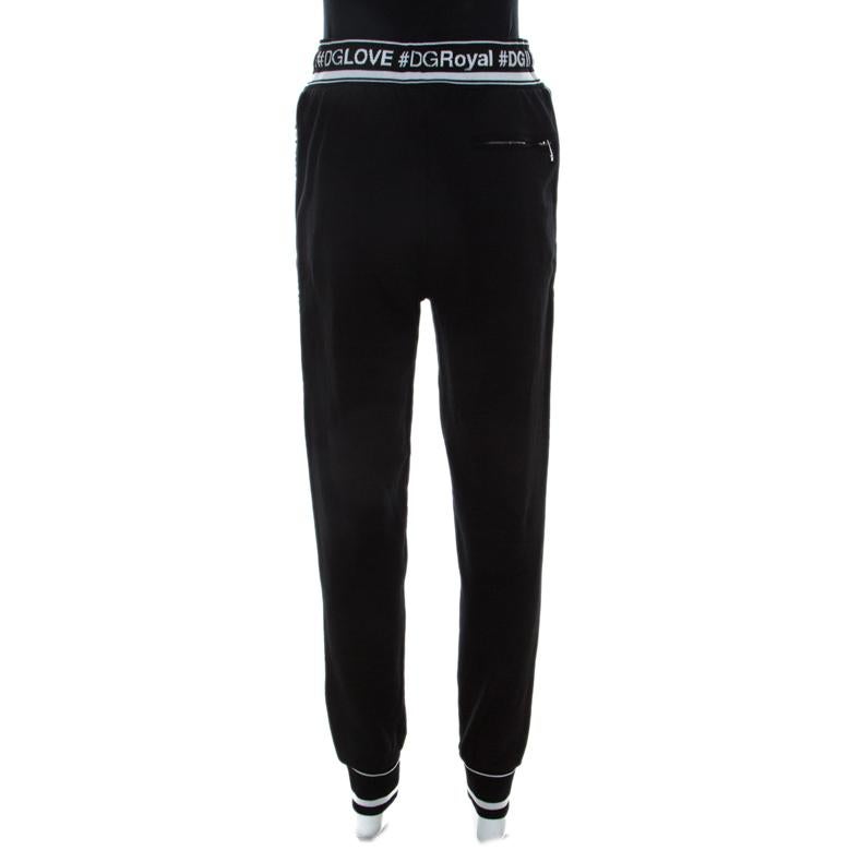 To give you comfort and high style, Dolce & Gabbana brings you this creation that has been made from cotton and designed with an elasticized waist and logo detailing on the sides. This pair of pants will surely be a delighting buy.

Includes: The