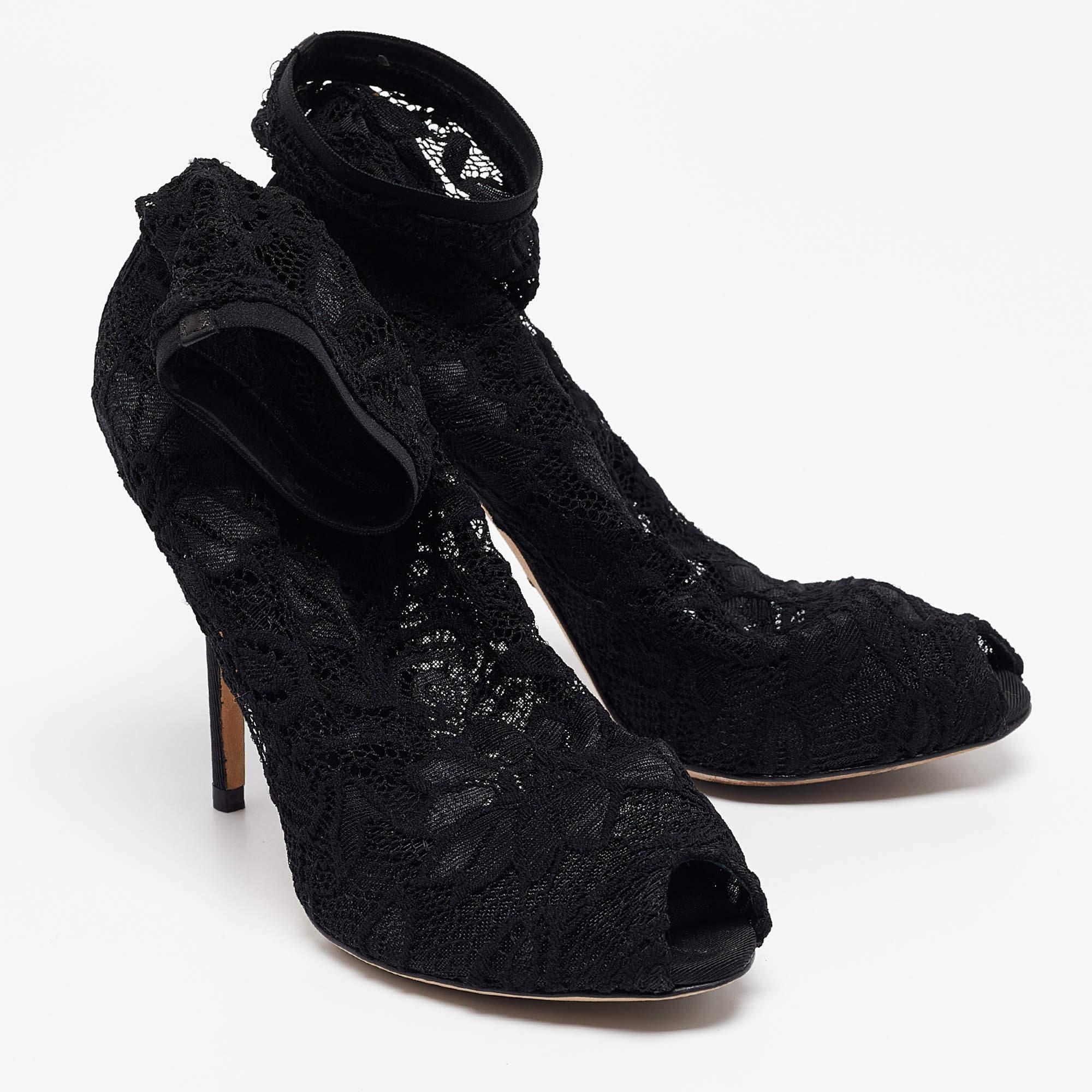 Dolce & Gabbana Botines negros de malla y encaje elástico talla 36 en Bueno Estado en Dubai, Al Qouz 2