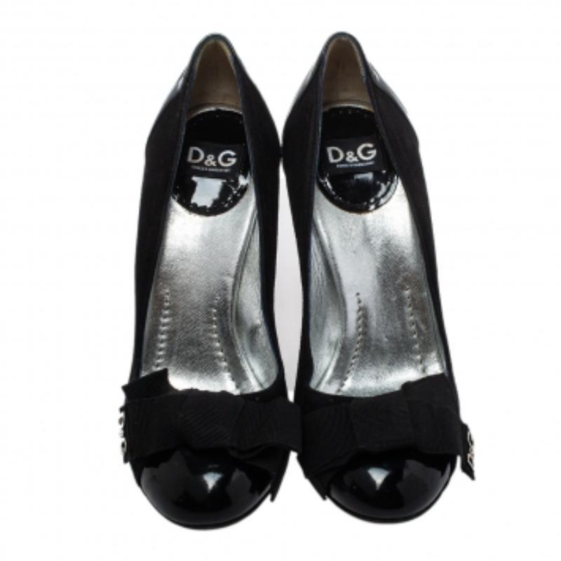 Dolce & Gabbana Black Suede And Patent Leather Block Heel Pumps Size 37 In Good Condition For Sale In Dubai, Al Qouz 2