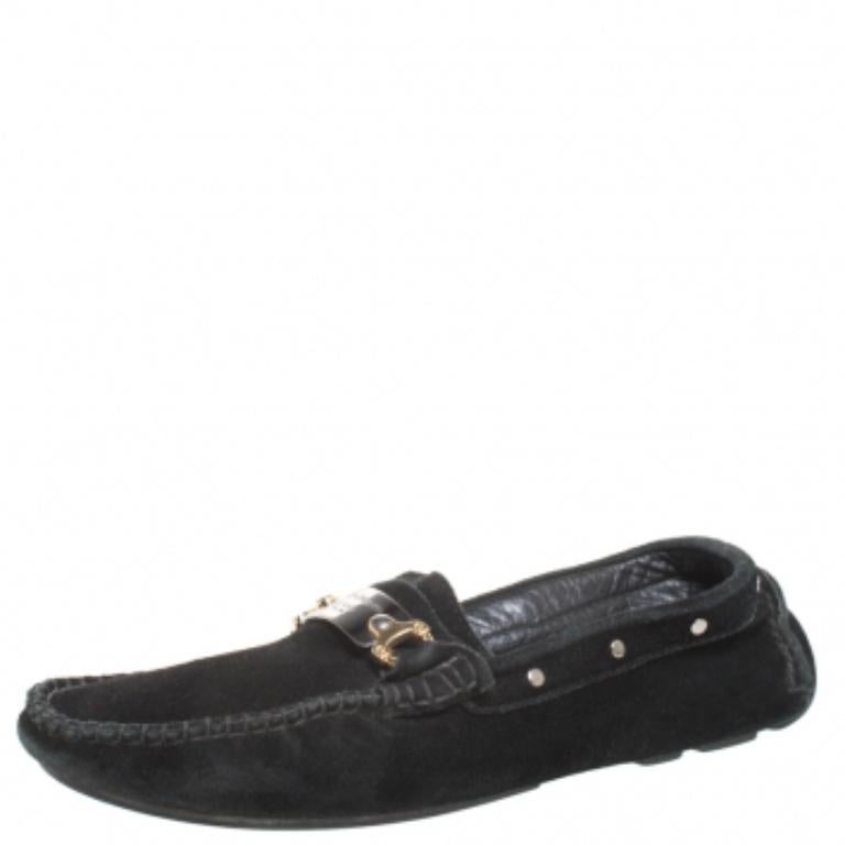 Dolce & Gabbana - Mocassini in pelle scamosciata nera con logo in metallo - taglia 41 in vendita 1
