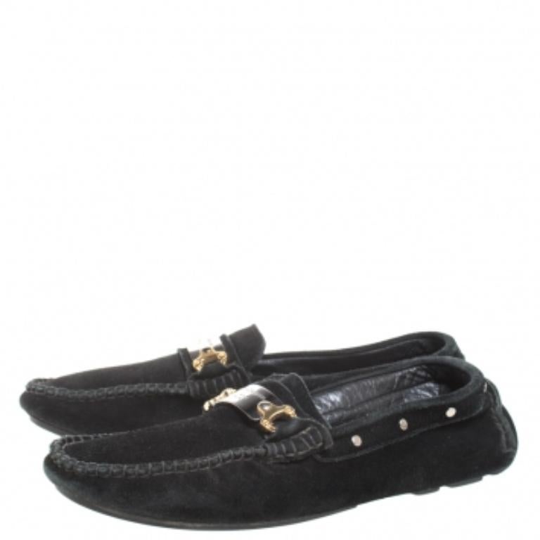 Dolce & Gabbana - Mocassini in pelle scamosciata nera con logo in metallo - taglia 41 in vendita 2