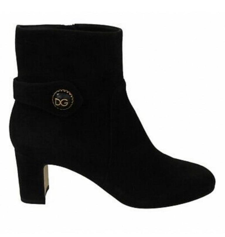Dolce and Gabbana Schwarze Stiefel aus Wildleder in mittlerer Größe im  Angebot bei 1stDibs