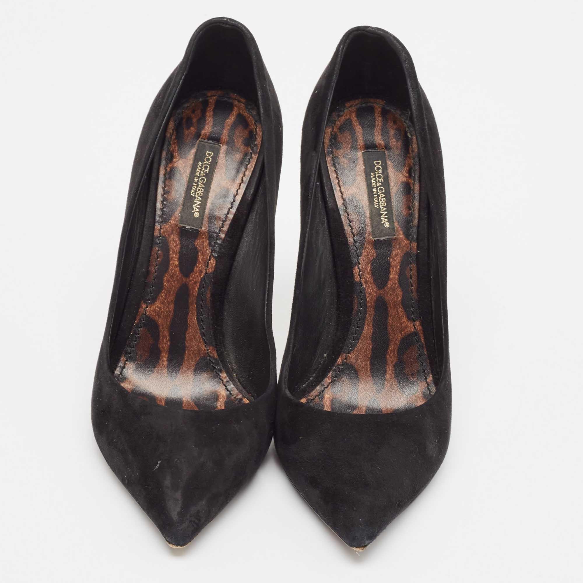 Dolce & Gabbana Black Suede Pointed Toe Pumps Size 38 In Good Condition For Sale In Dubai, Al Qouz 2