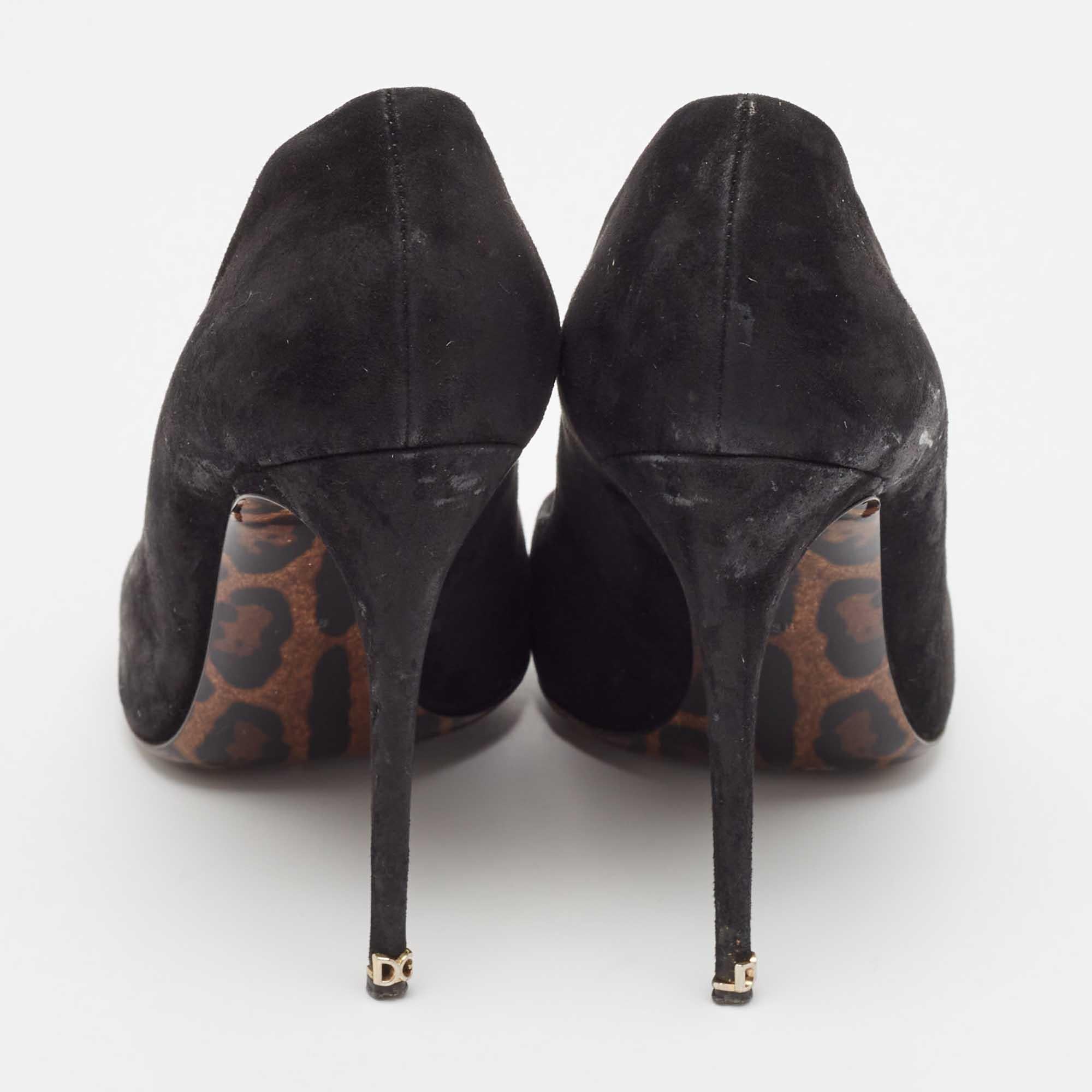 Dolce & Gabbana Black Suede Pointed Toe Pumps Size 38 For Sale 1