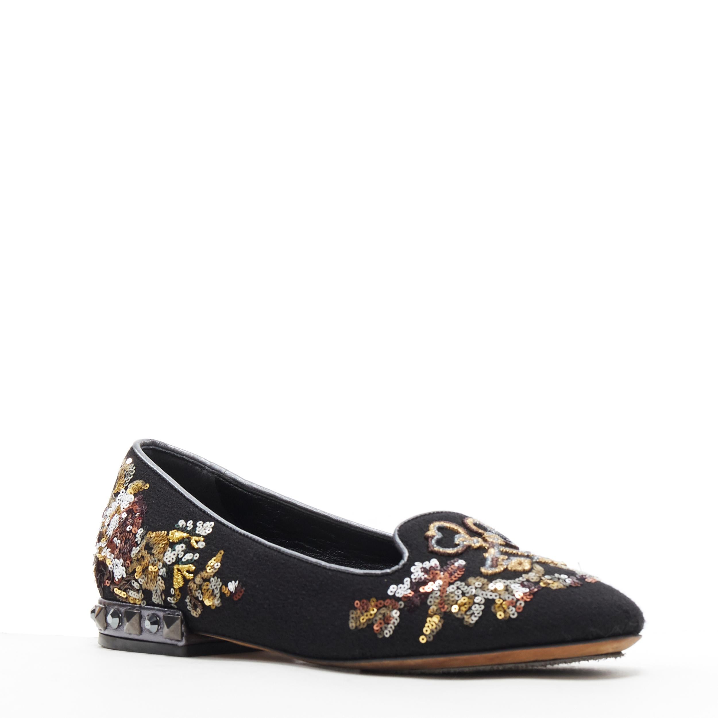 DOLCE GABBANA black suede royalty key sequin studded heel flat loafer EU35
Brand: Dolce Gabanna
Model Name / Style: Loafer flats
Material: Fabric
Color: Black
Pattern: Solid
Extra Detail: Silver leather piping. Flat (Under 1 in) heel height. Almond