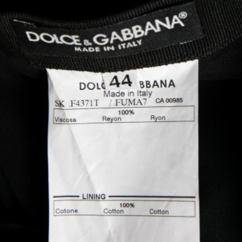 Dolce & Gabbana Falda lápiz de crepé texturizado negra M en Bueno estado para la venta en Dubai, Al Qouz 2
