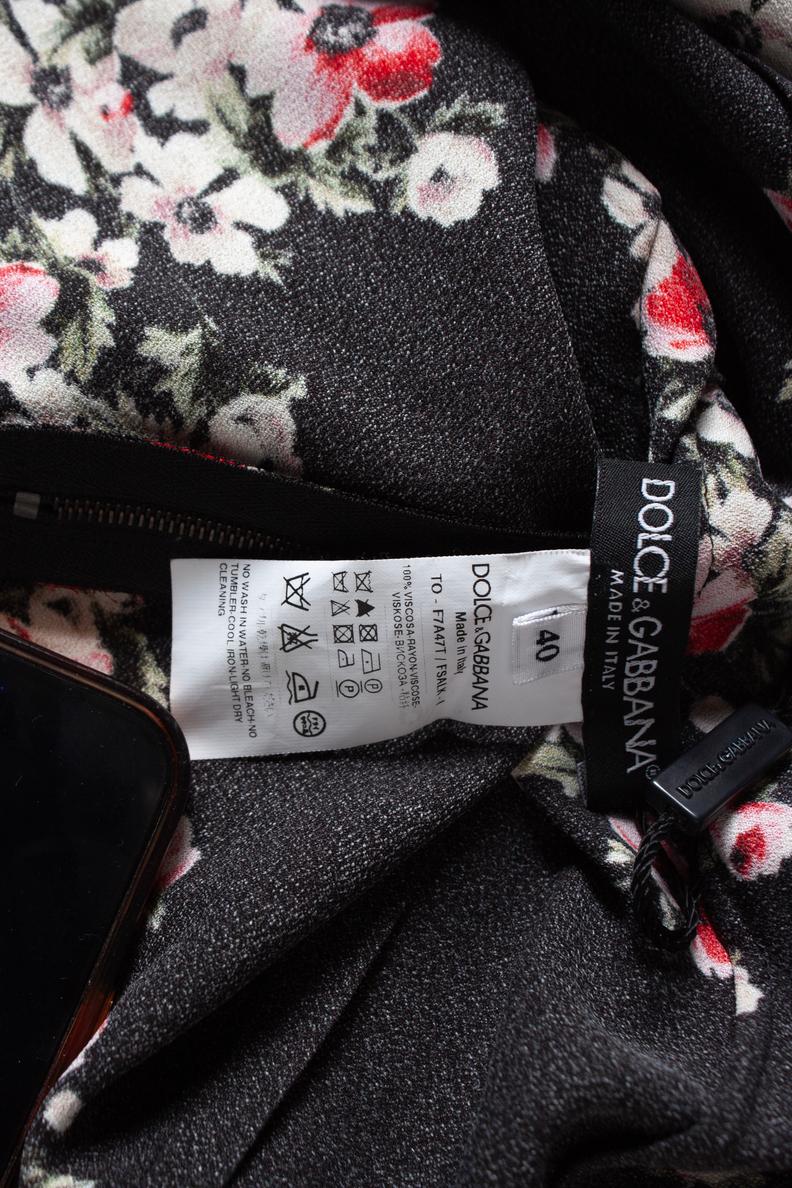 Dolce & Gabbana, Black top with floral print For Sale 2