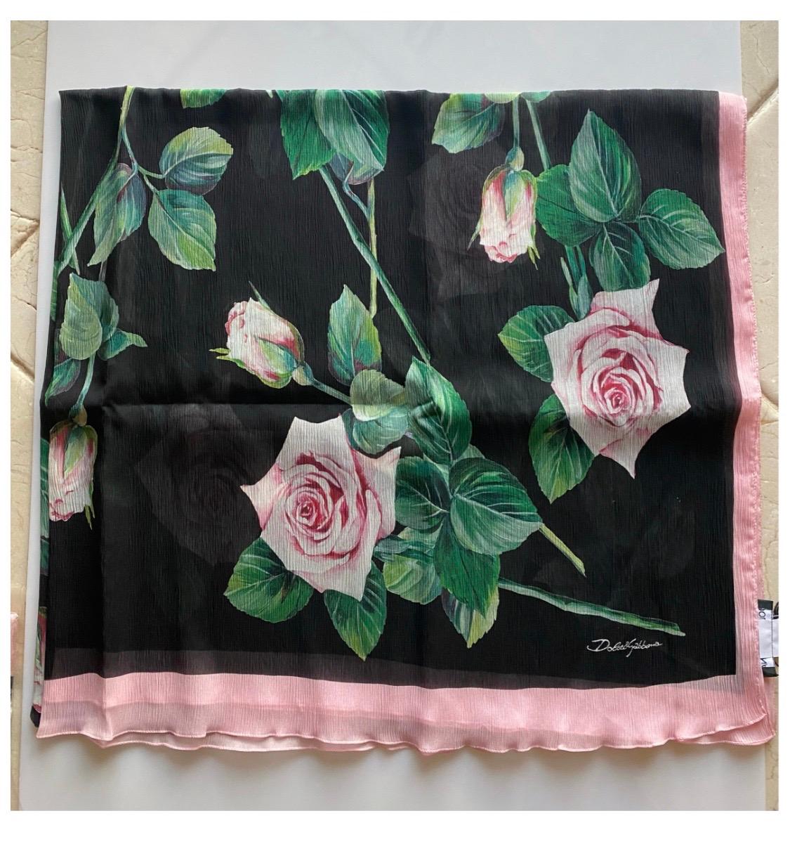 Dolce & Gabbana Black & Tropical
Rose printed silk scarf wrap swimwear pareo
  2