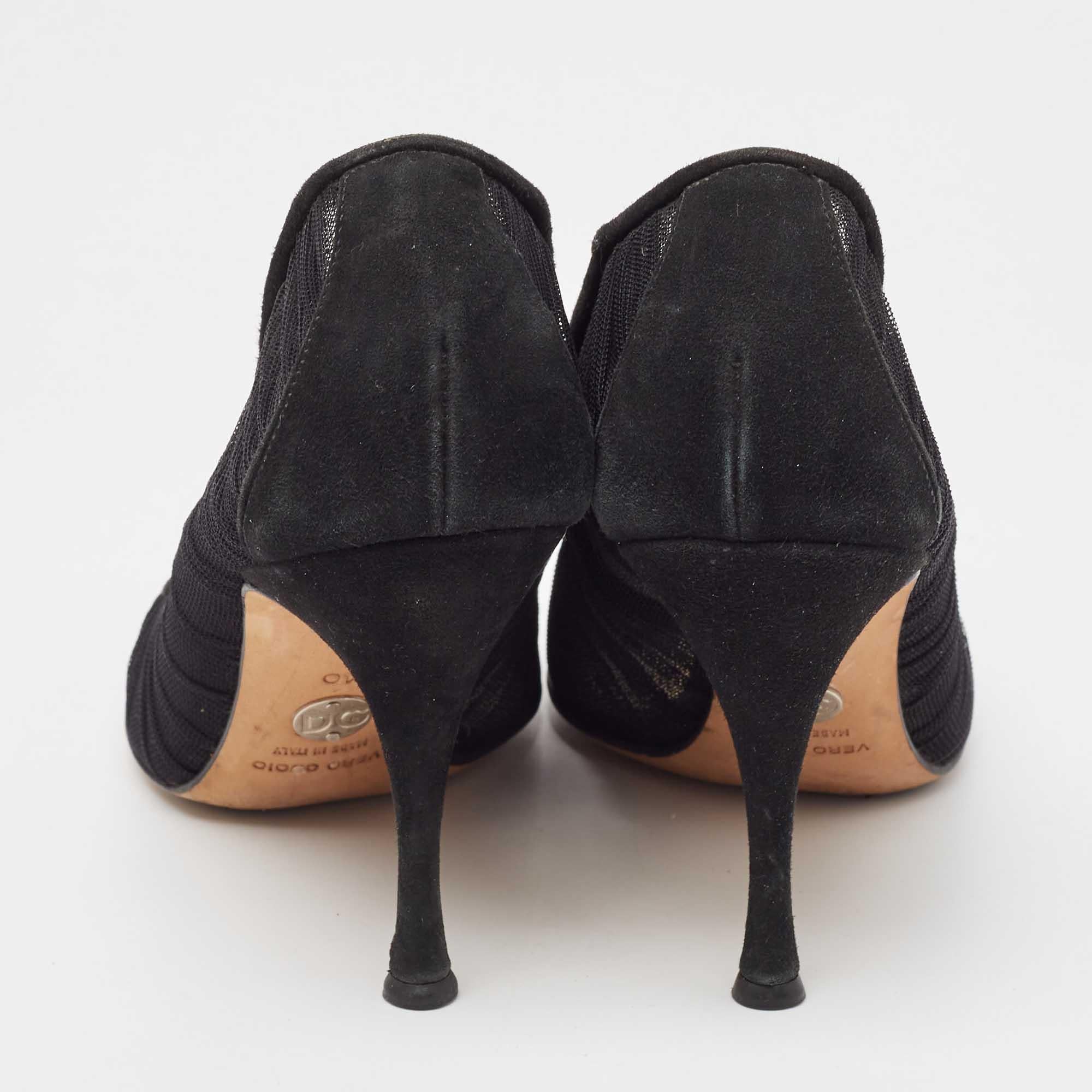 Dolce & Gabbana Black Tulle Fabric Flower Applique Peep Toe Pumps Size 40 For Sale 1