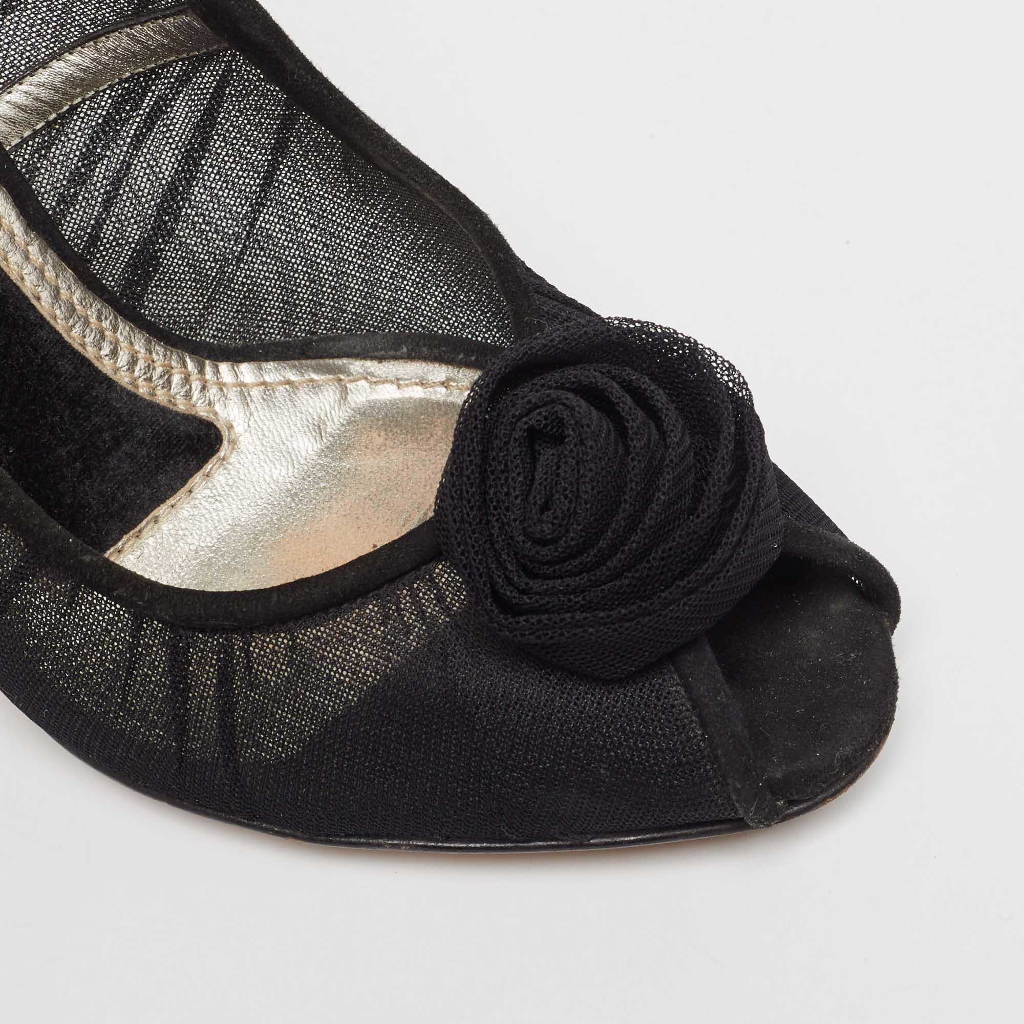 Dolce & Gabbana Black Tulle Fabric Flower Applique Peep Toe Pumps Size 40 For Sale 3