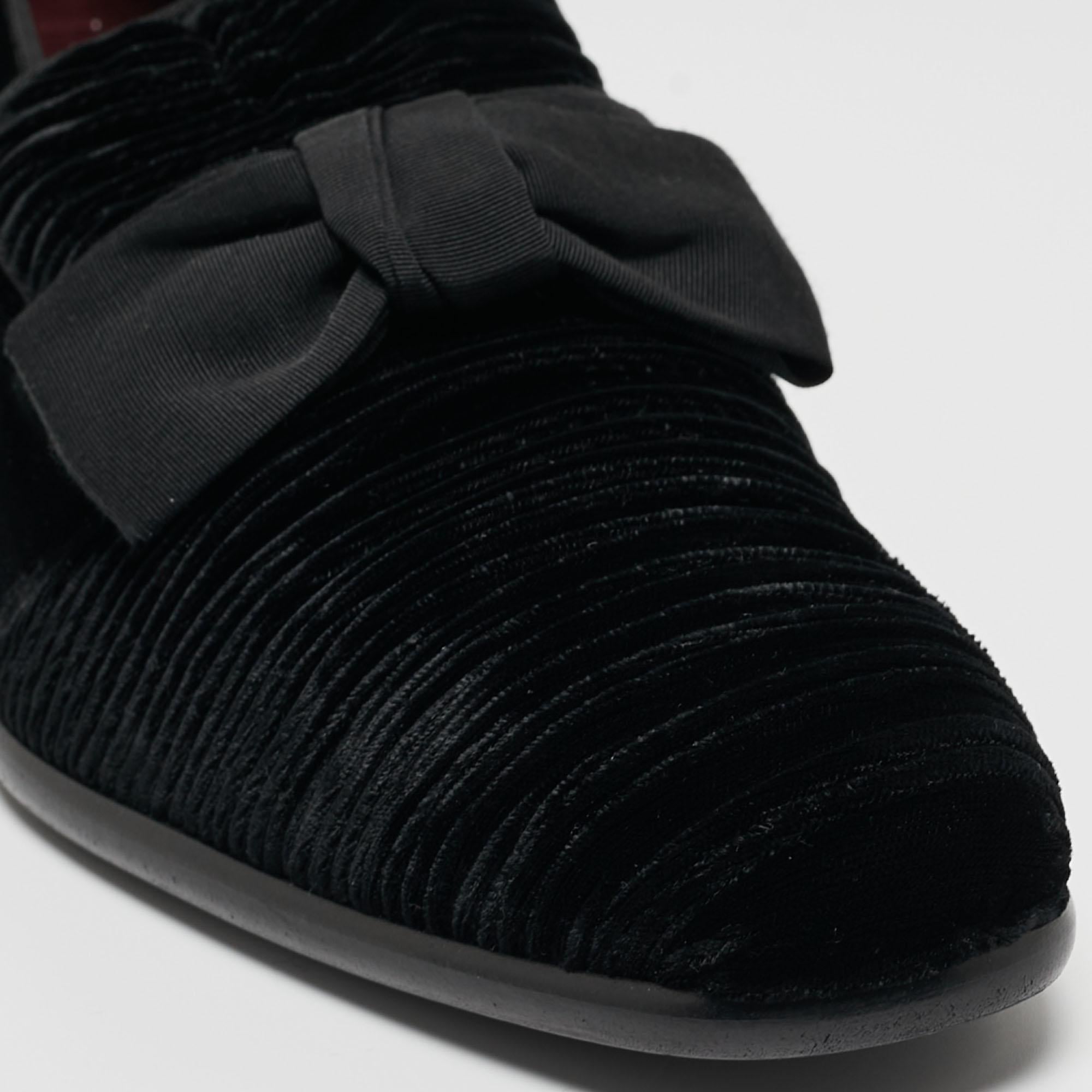 Dolce & Gabbana Black Velvet Bow Loafers Size 44 For Sale 4