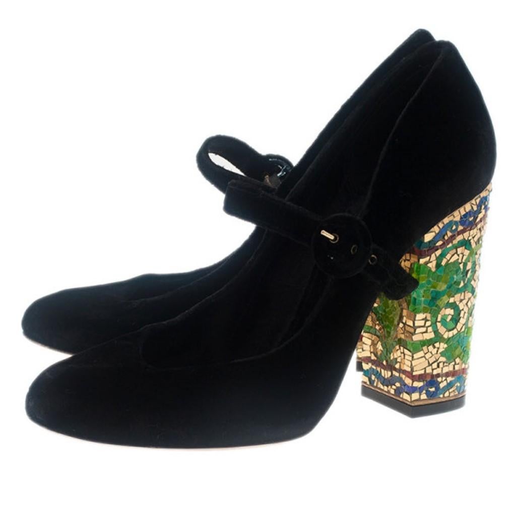 Dolce & Gabbana Black Velvet Embellished Heel Mary Jane Pumps Size 39 In Good Condition In Dubai, Al Qouz 2