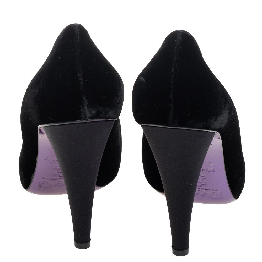 Dolce & Gabbana Black Velvet Peep Toe Pumps Size 39.5 In Excellent Condition In Dubai, Al Qouz 2