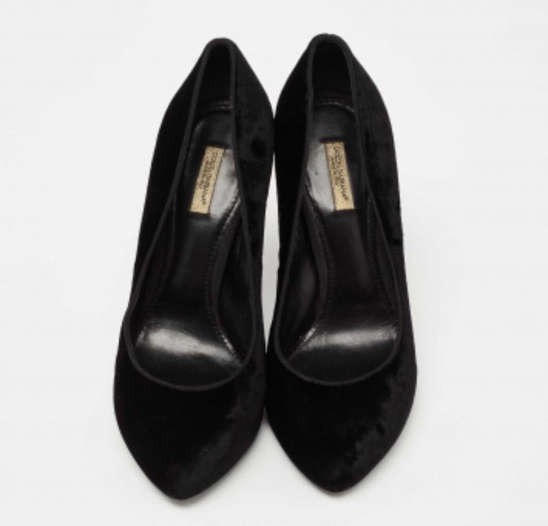 Dolce & Gabbana - Pompe in velluto nero misura 39,5 In condizioni buone in vendita a Dubai, Al Qouz 2