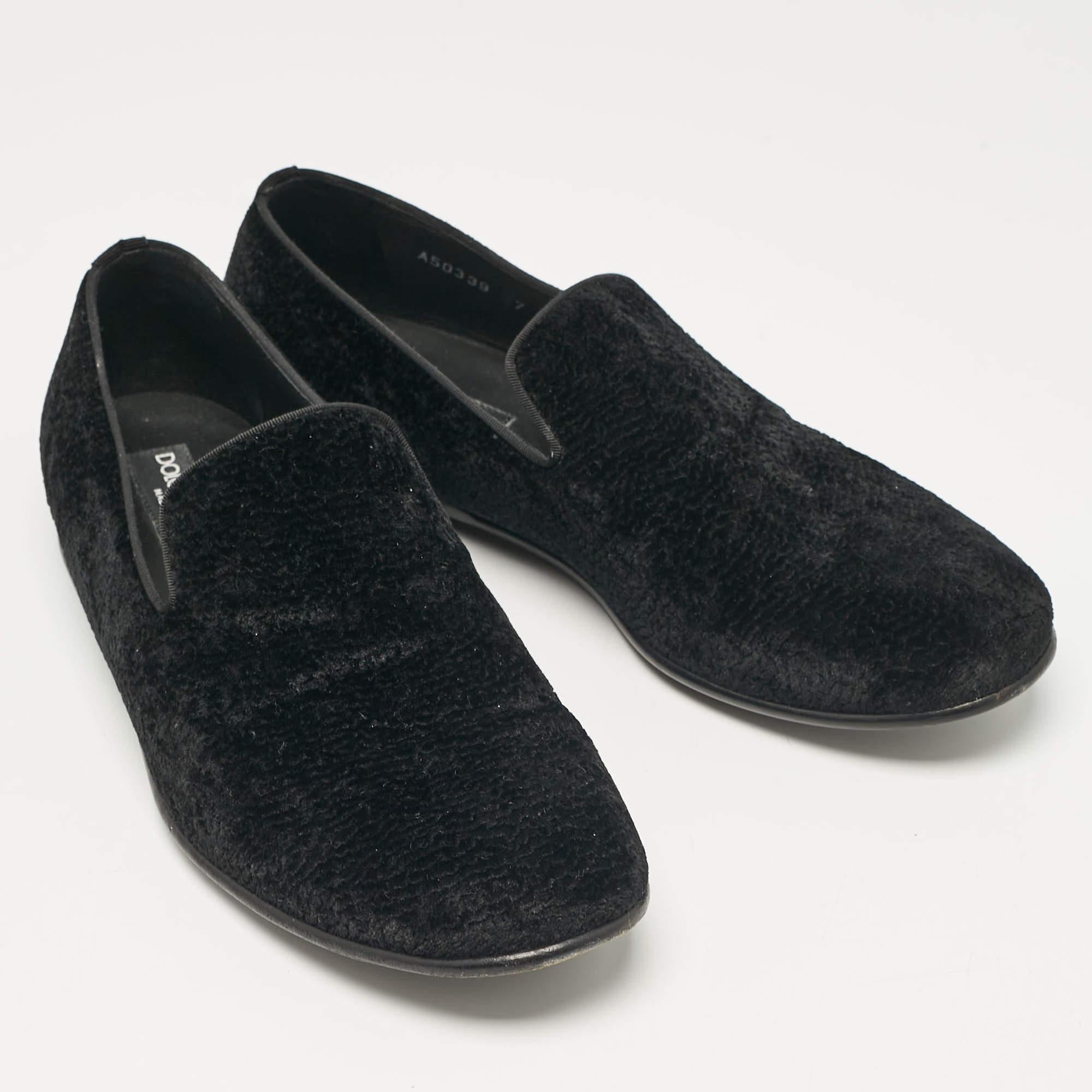 Dolce & Gabbana Pantofole da fumo in velluto nero taglia 41 In condizioni discrete in vendita a Dubai, Al Qouz 2