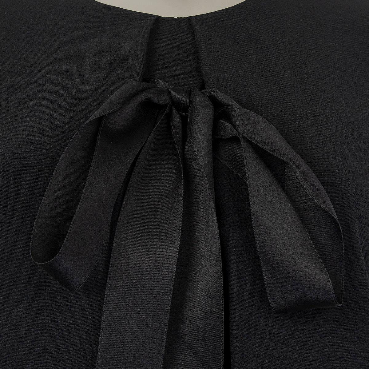DOLCE & GABBANA Robe noire à manches bouffantes en viscose 42 M en vente 1