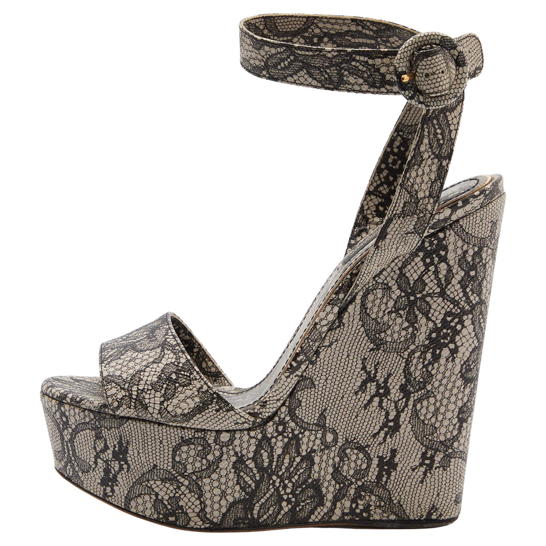 Dolce & Gabbana Black/White Chantilly Lace Printed Wedge Sandals Size 38.5 For Sale