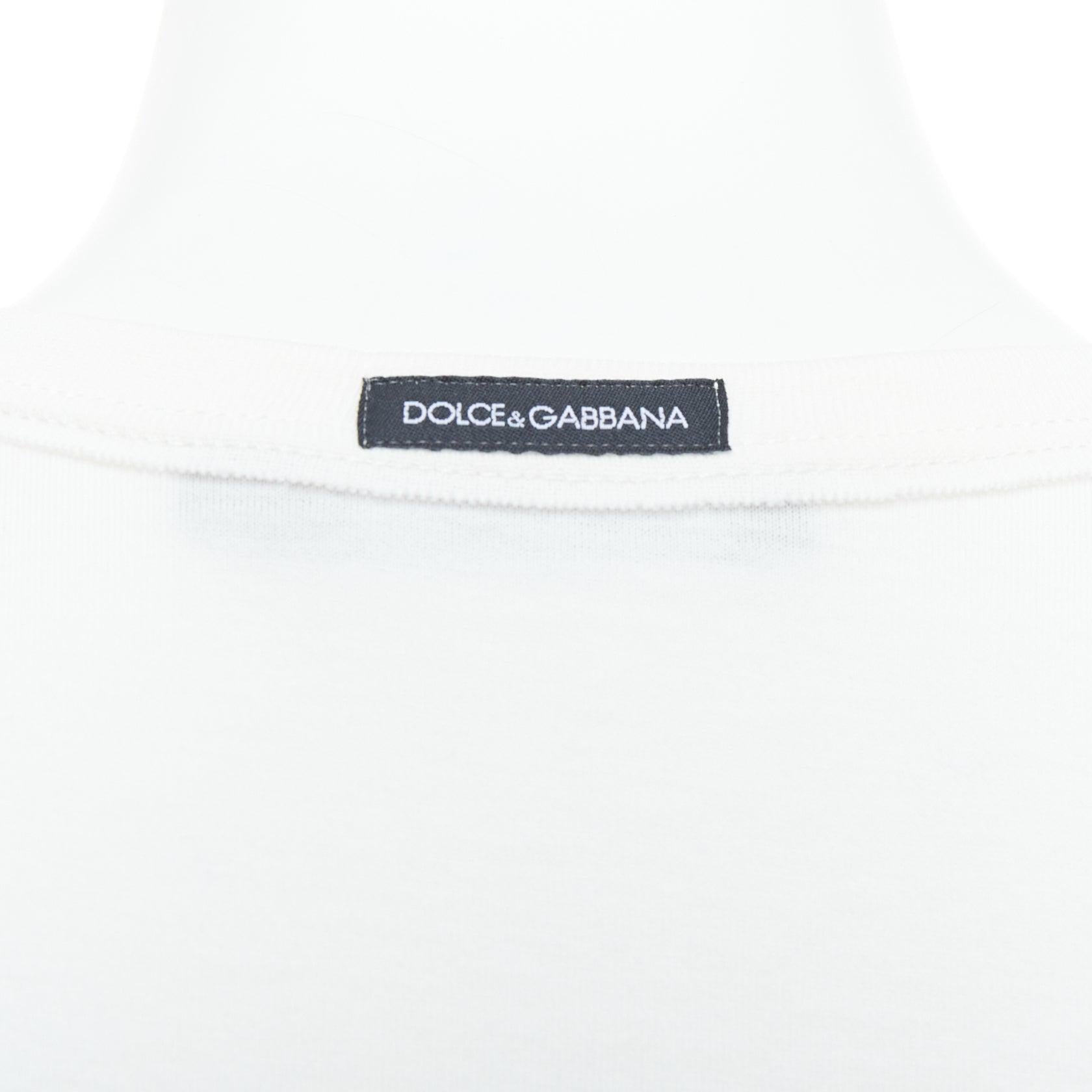 DOLCE GABBANA canotta in pizzo bianco e nero IT40 S
Riferimento: MECG/A00082
Marchio: Dolce & Gabbana
Designer: Domenico Dolce & Stefano Gabbana
Materiale: Cotone, misto
Colore: Nero, Bianco
Modello: Pizzo
Chiusura: Pullover
Dettagli extra: