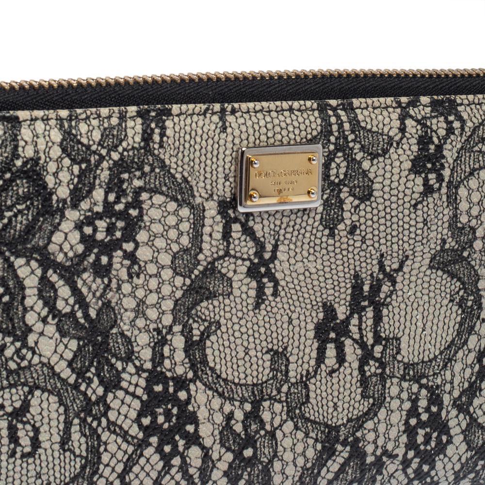 Dolce & Gabbana Black/White Lace Print Leather Zip Around Wallet In Good Condition In Dubai, Al Qouz 2
