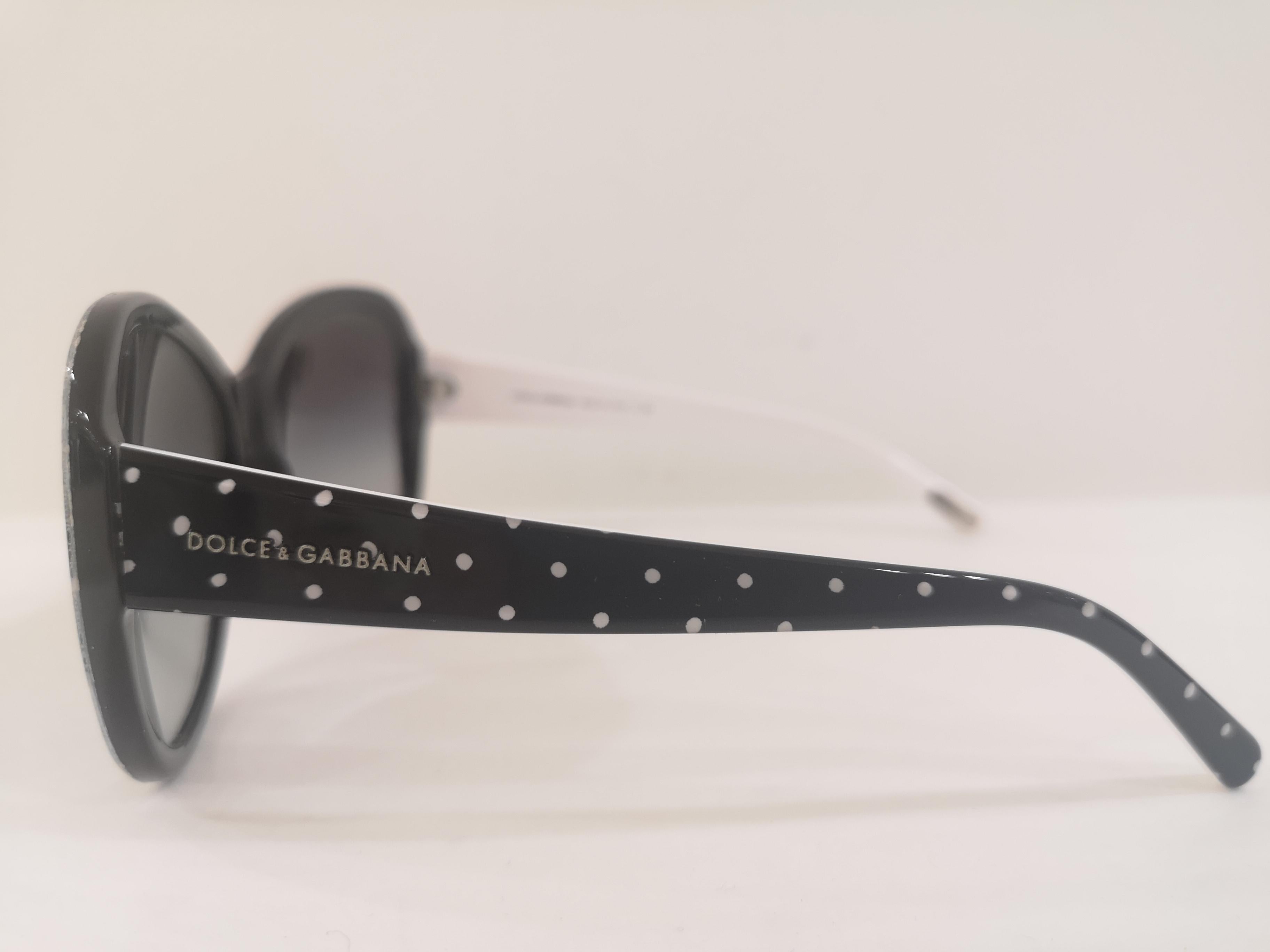 Gray Dolce & Gabbana black white lace sunglasses NWOT For Sale