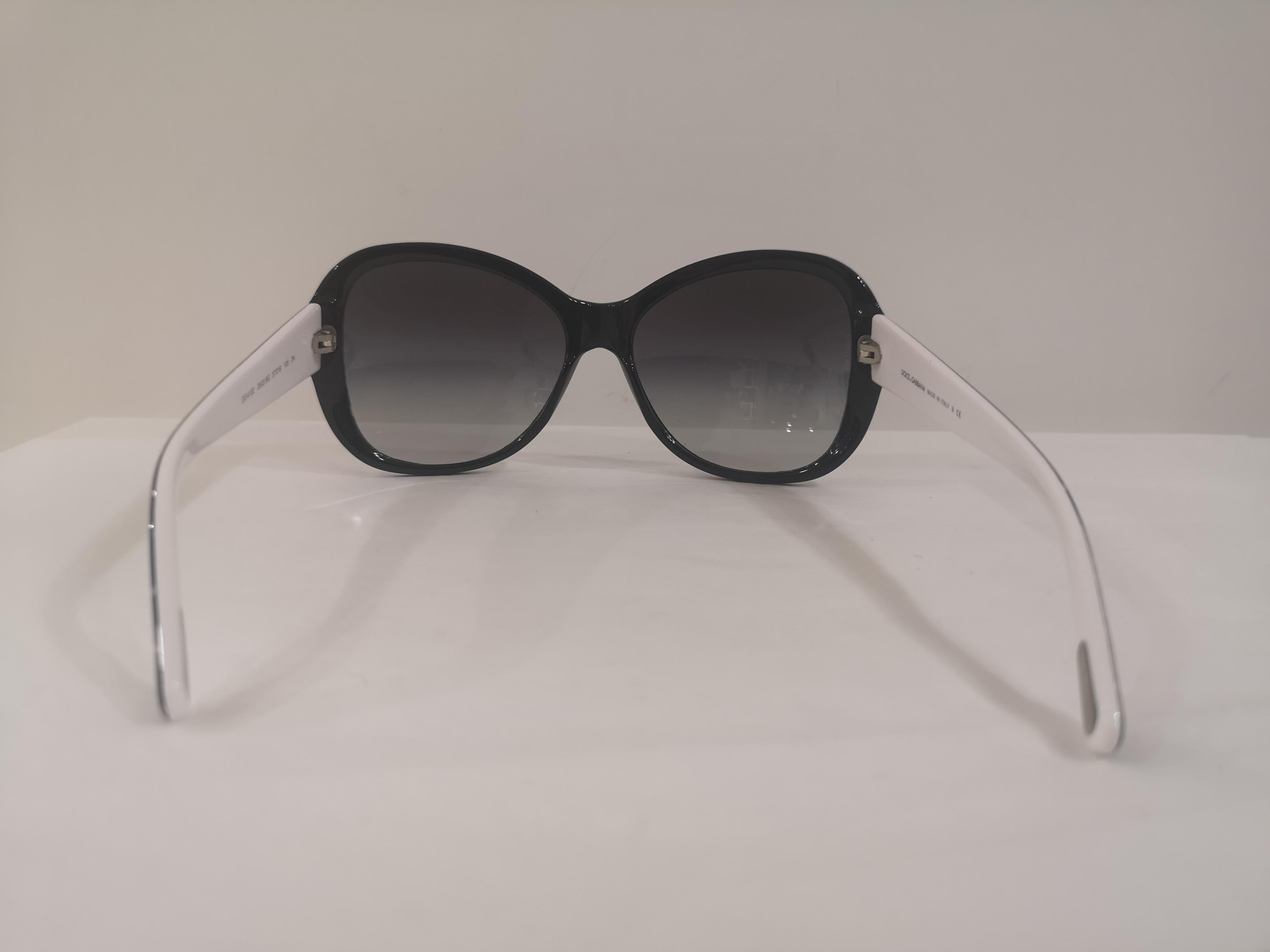 Dolce & Gabbana black white lace sunglasses NWOT In New Condition For Sale In Capri, IT