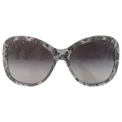 Dolce & Gabbana Sonnenbrille aus schwarzer und weißer Spitze NWOT