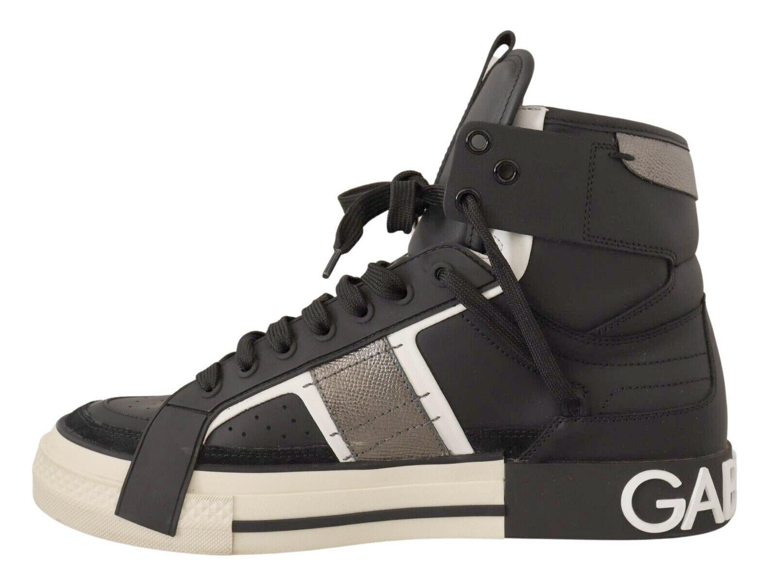 DOLCE & GABBANA

Gorgeous brand new with tags, 100% Authentic Dolce & Gabbana Black sneakers. Crafted from calf leather, this lace-up pair sits on a white rubber sole and features a white logo print, a tactile logo detail, perforations on the front