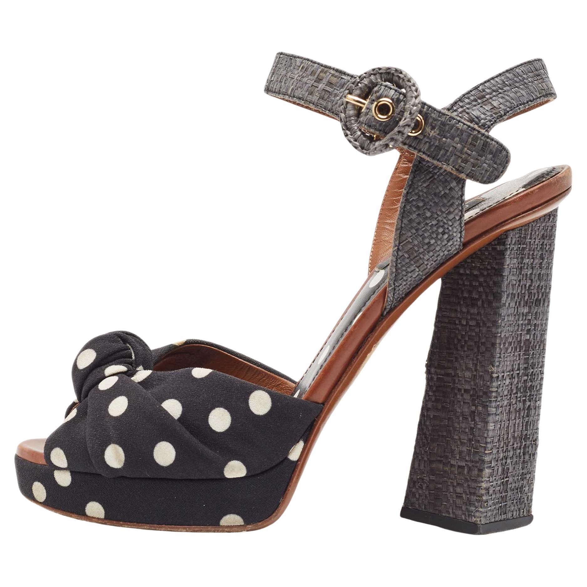 Dolce & Gabbana Black/White Raffia Platform Ankle Strap Sandals Size 37 For Sale
