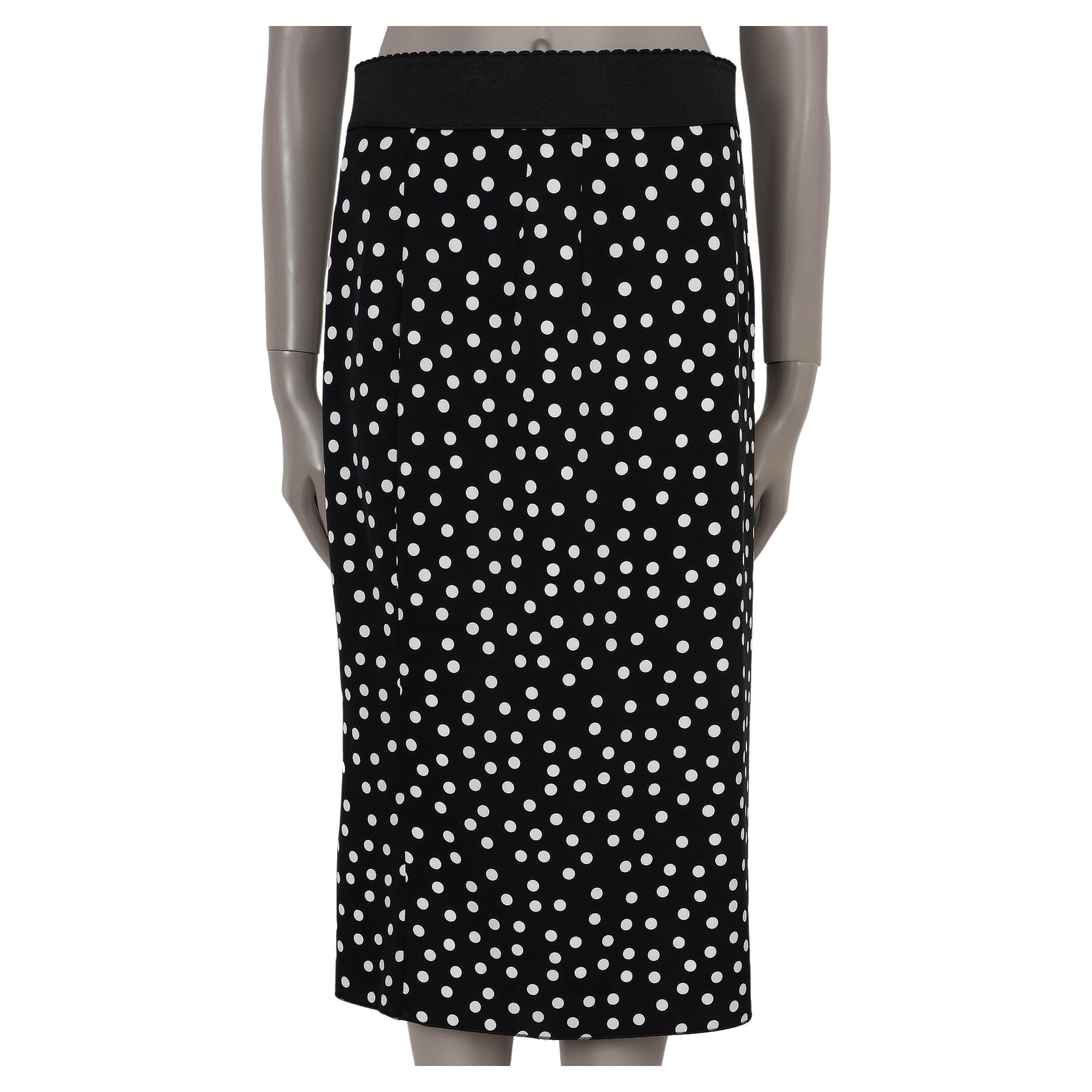 DOLCE & GABBANA black & white silk 2010 POLKA DOT PENCIL Skirt 44 L For Sale