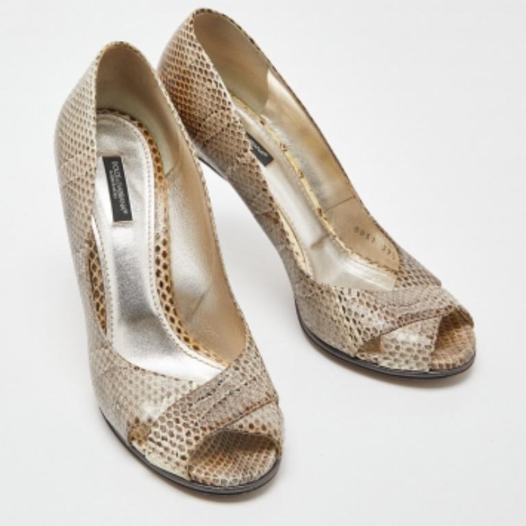 Dolce & Gabbana Schwarz/Weiß Wasserschlangenleder Peep Toe Pumps Größe 39,5 Damen im Angebot