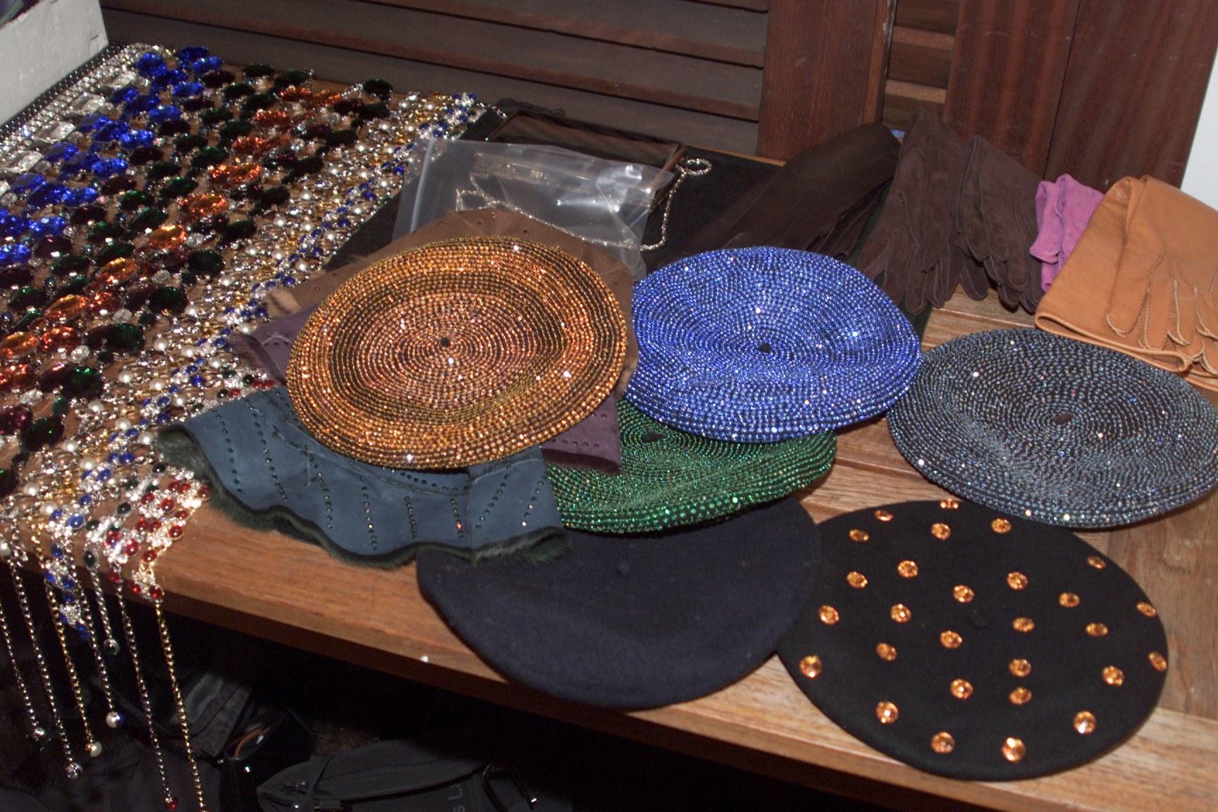 beret with stones