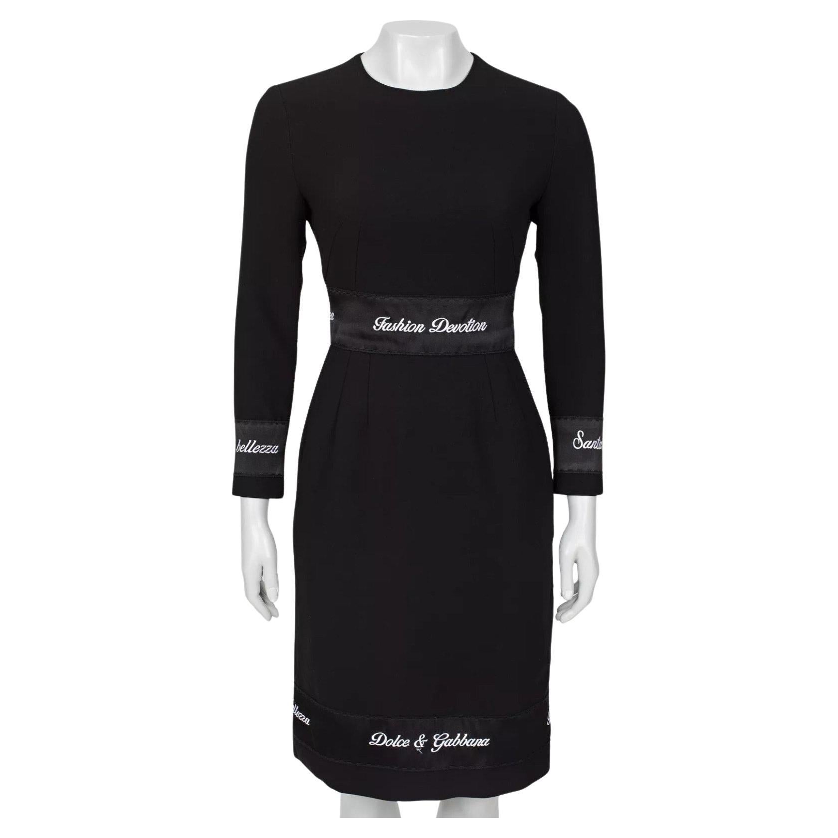 Dolce & Gabbana Robe midi en laine brodée noire Sz36/XXS en vente