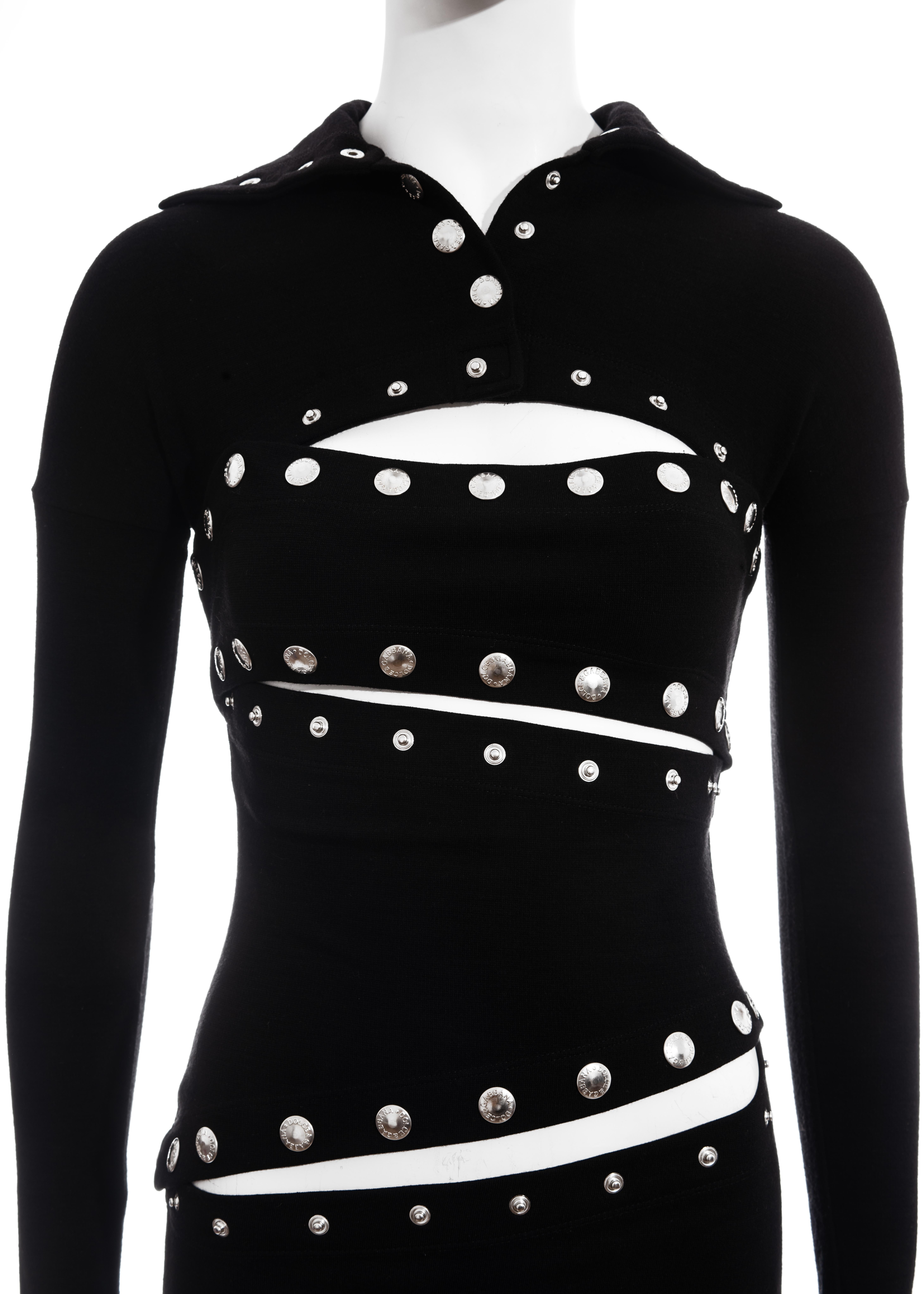 De las mujeres Vestido Dolce & Gabbana de punto de lana negro con botones de presión plateados, fw 2003 en venta