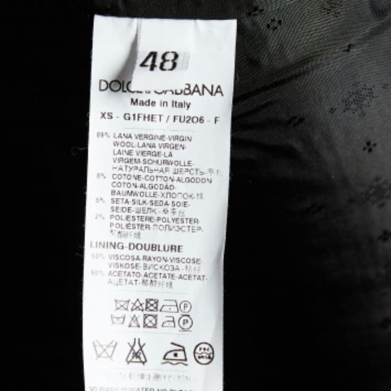 Dolce & Gabbana Gilet nero in lana e seta con bottoni sul davanti M. In condizioni buone in vendita a Dubai, Al Qouz 2