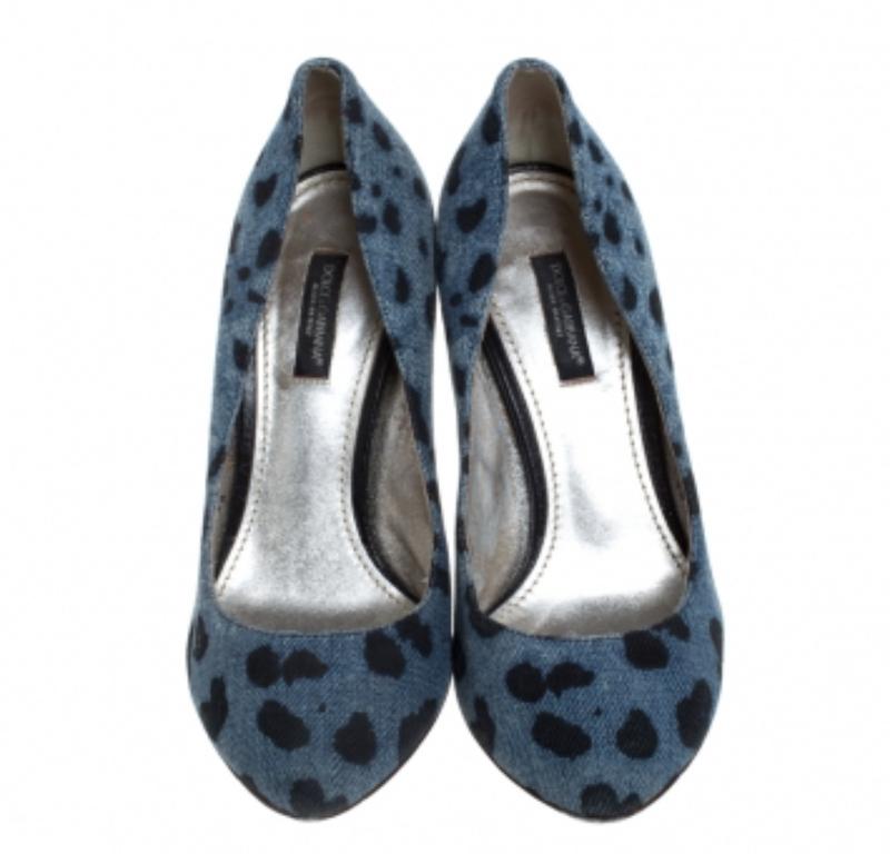Dolce & Gabbana - Pumps con stampa leopardata blu/nero Taglia 36 In condizioni discrete in vendita a Dubai, Al Qouz 2